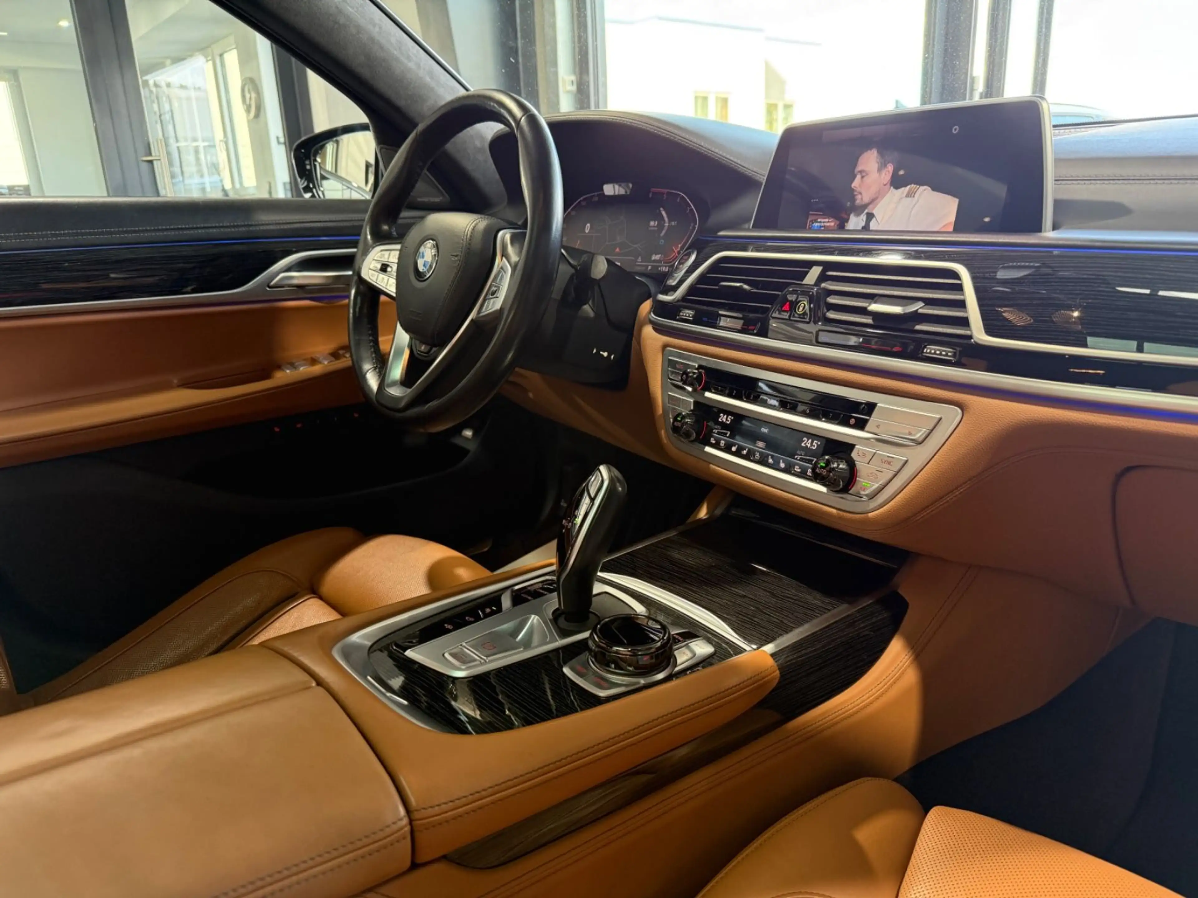 BMW 750 d xD HUD/3DKamera/Softclose/H&K/TV+/Sitzlüf. — photo 14