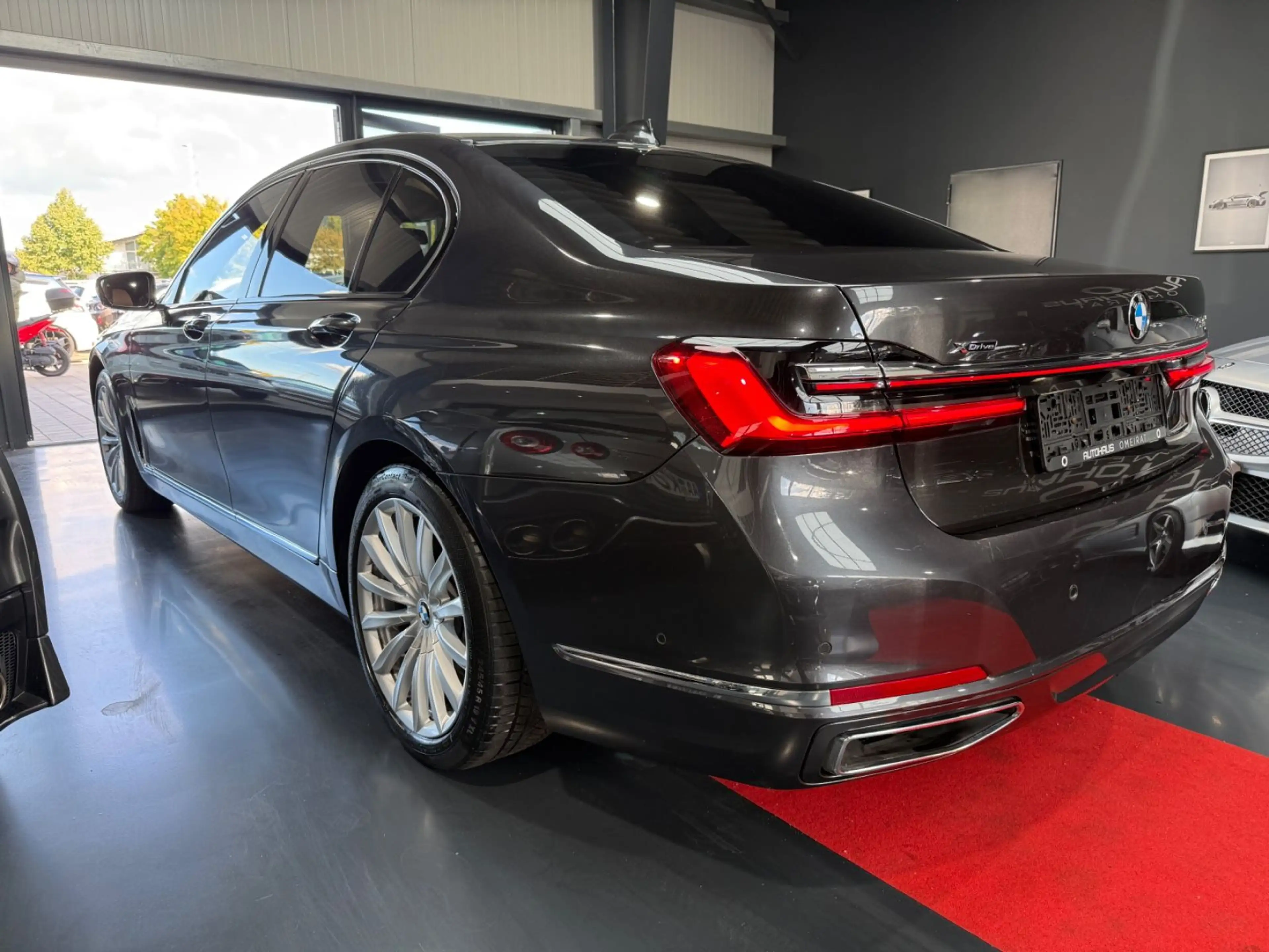 BMW 750 d xD HUD/3DKamera/Softclose/H&K/TV+/Sitzlüf. — photo 6