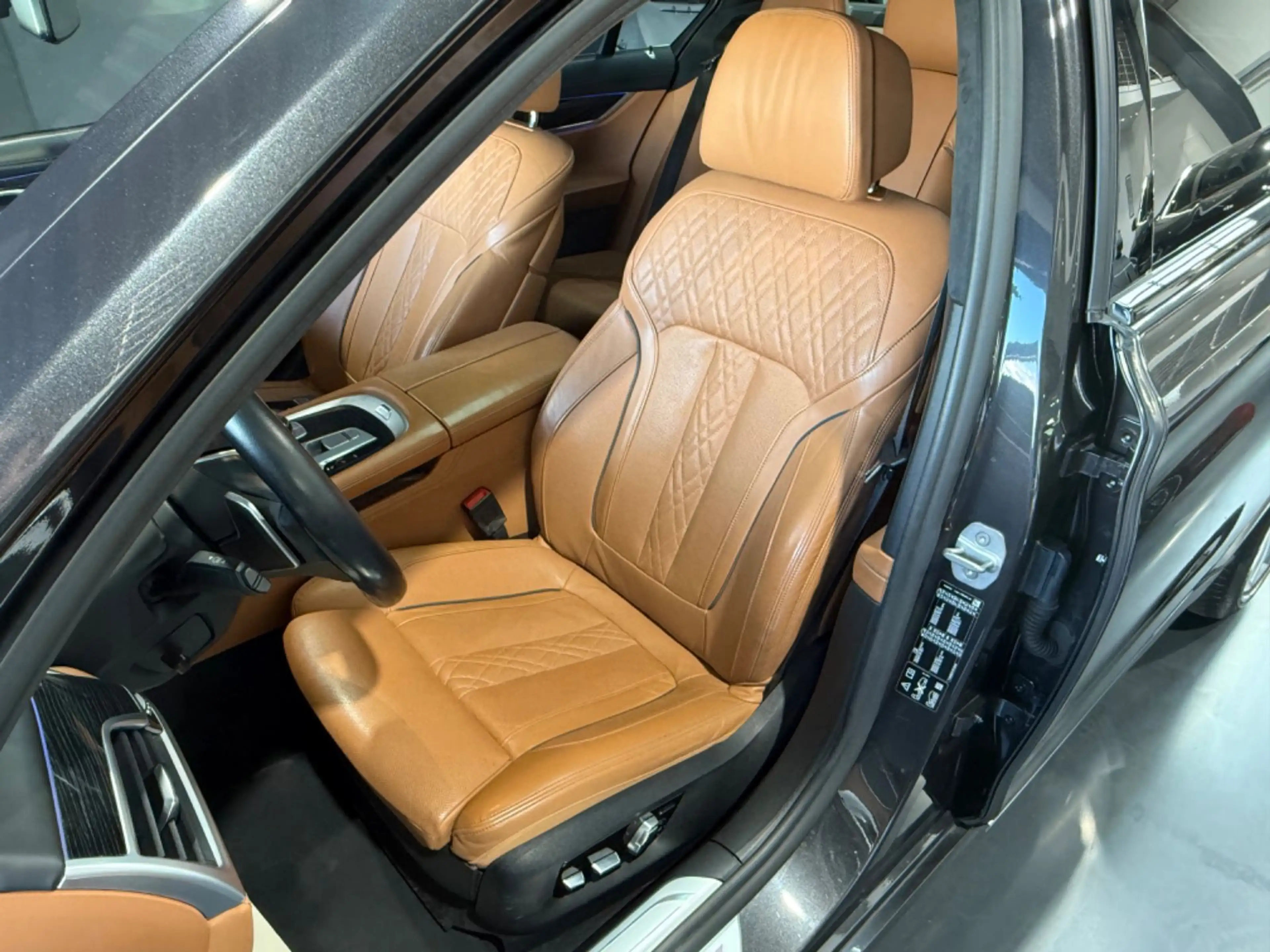BMW 750 d xD HUD/3DKamera/Softclose/H&K/TV+/Sitzlüf. — photo 10