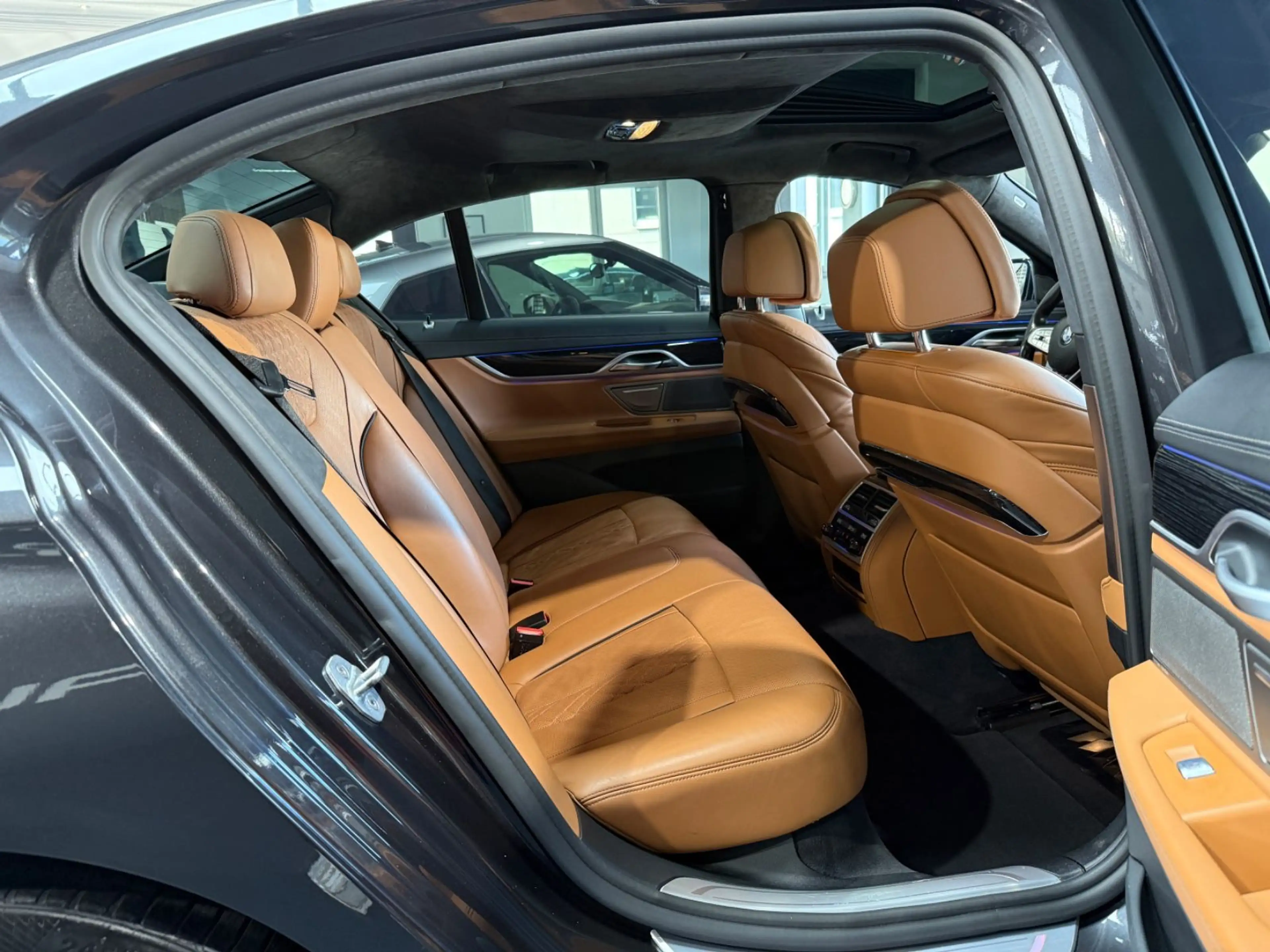 BMW 750 d xD HUD/3DKamera/Softclose/H&K/TV+/Sitzlüf. — photo 12