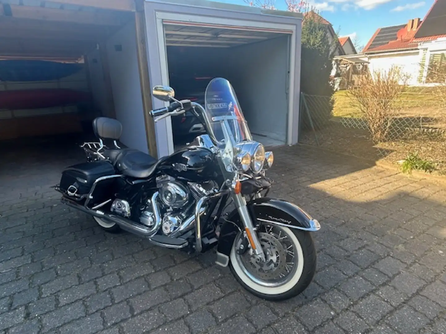 Harley-Davidson Road King Classic crna - 2