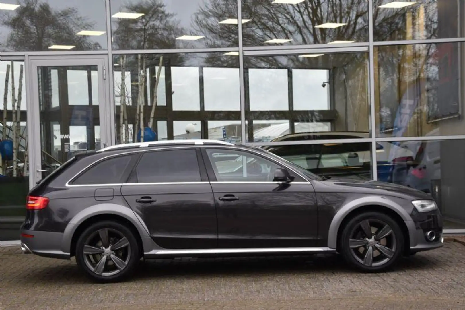 Audi A4 allroad Quattro 3.0 TDI Pro Line Aut. Led Pdc Leder Trekha Czarny - 2