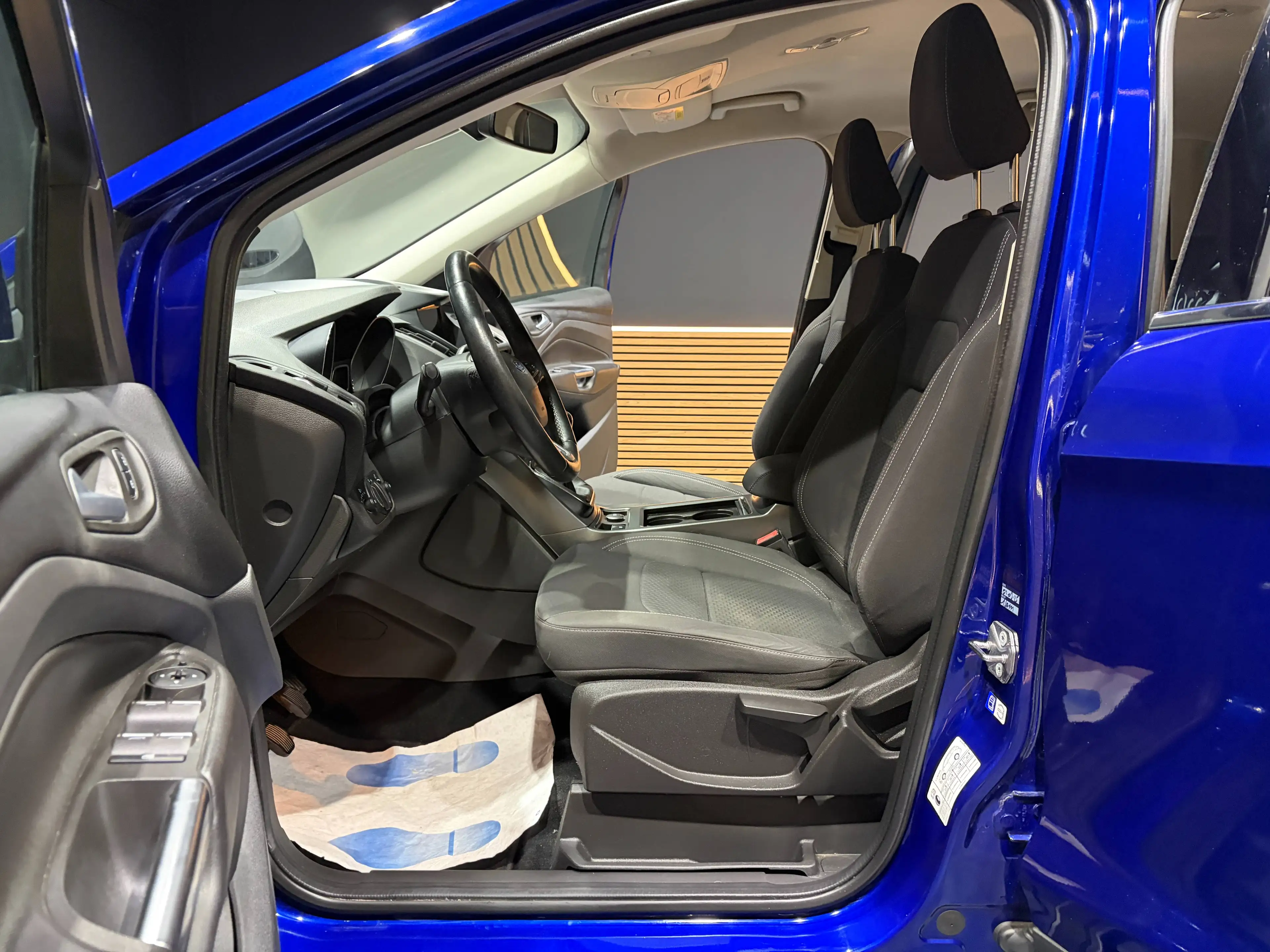 Ford Kuga 1.5 TDCi *SIEGE+VOLANT CHAUFFANT*CARPLAY*GARANTIE* — photo 7