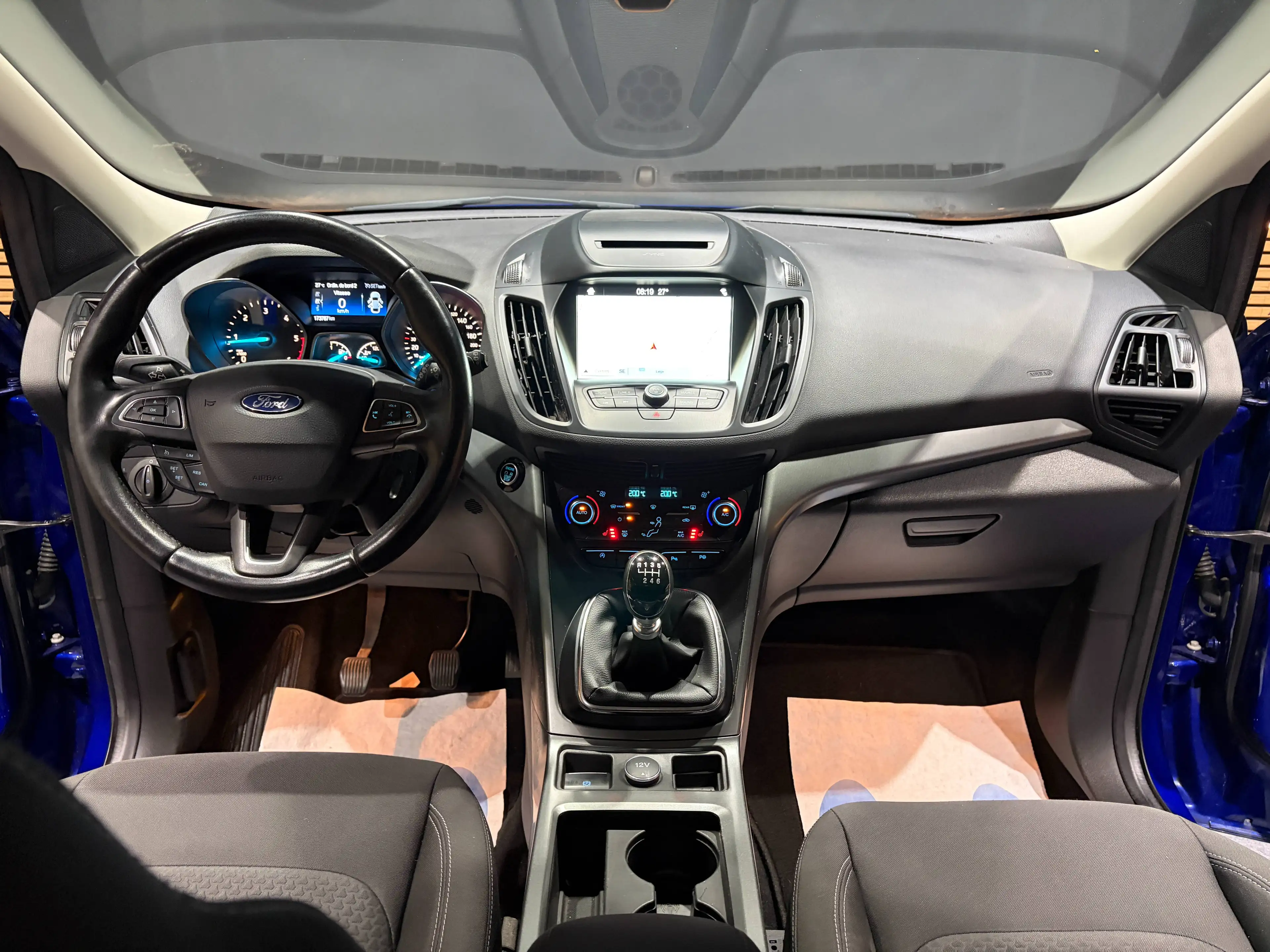 Ford Kuga 1.5 TDCi *SIEGE+VOLANT CHAUFFANT*CARPLAY*GARANTIE* — photo 8