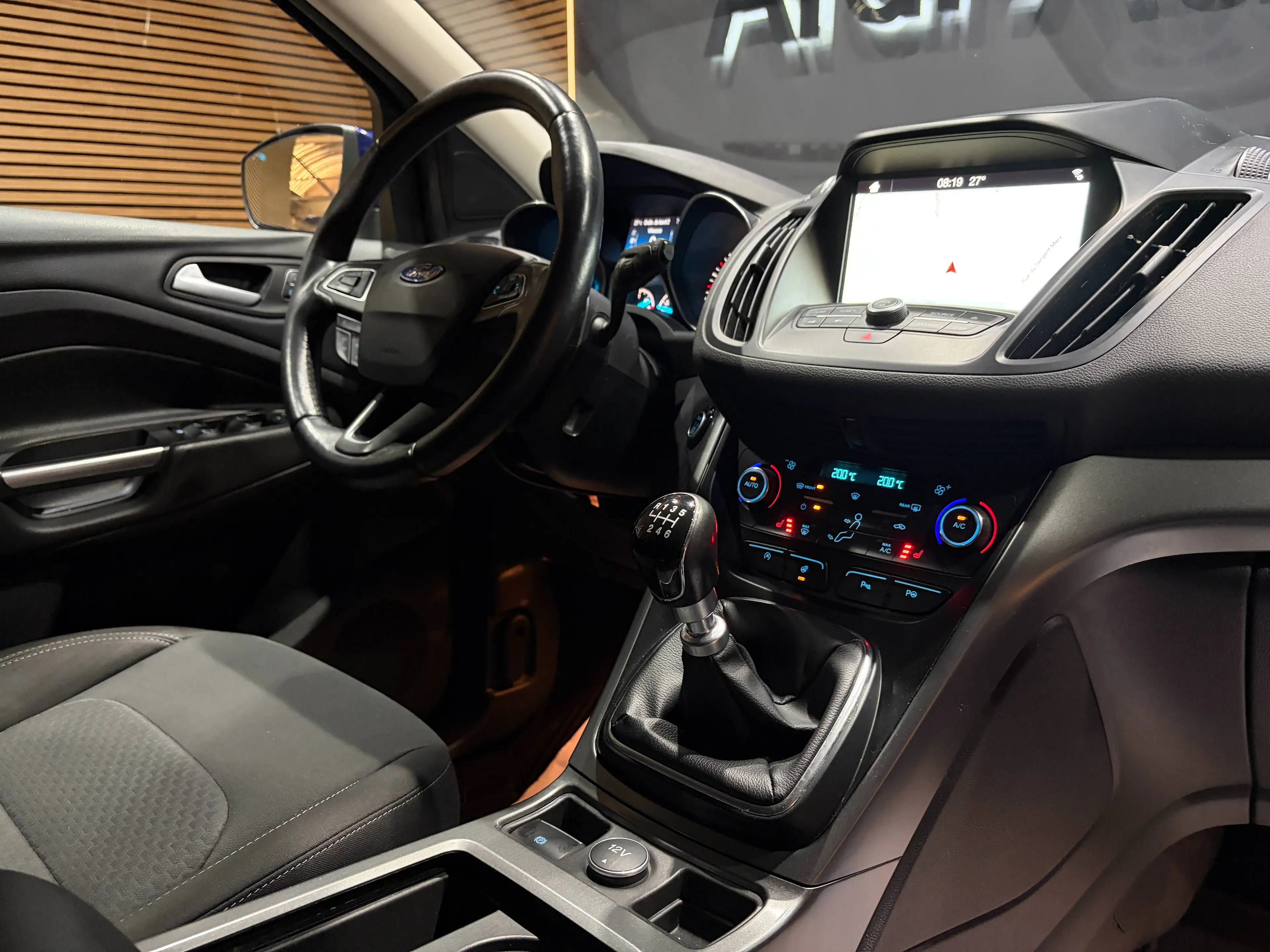 Ford Kuga 1.5 TDCi *SIEGE+VOLANT CHAUFFANT*CARPLAY*GARANTIE* — photo 13