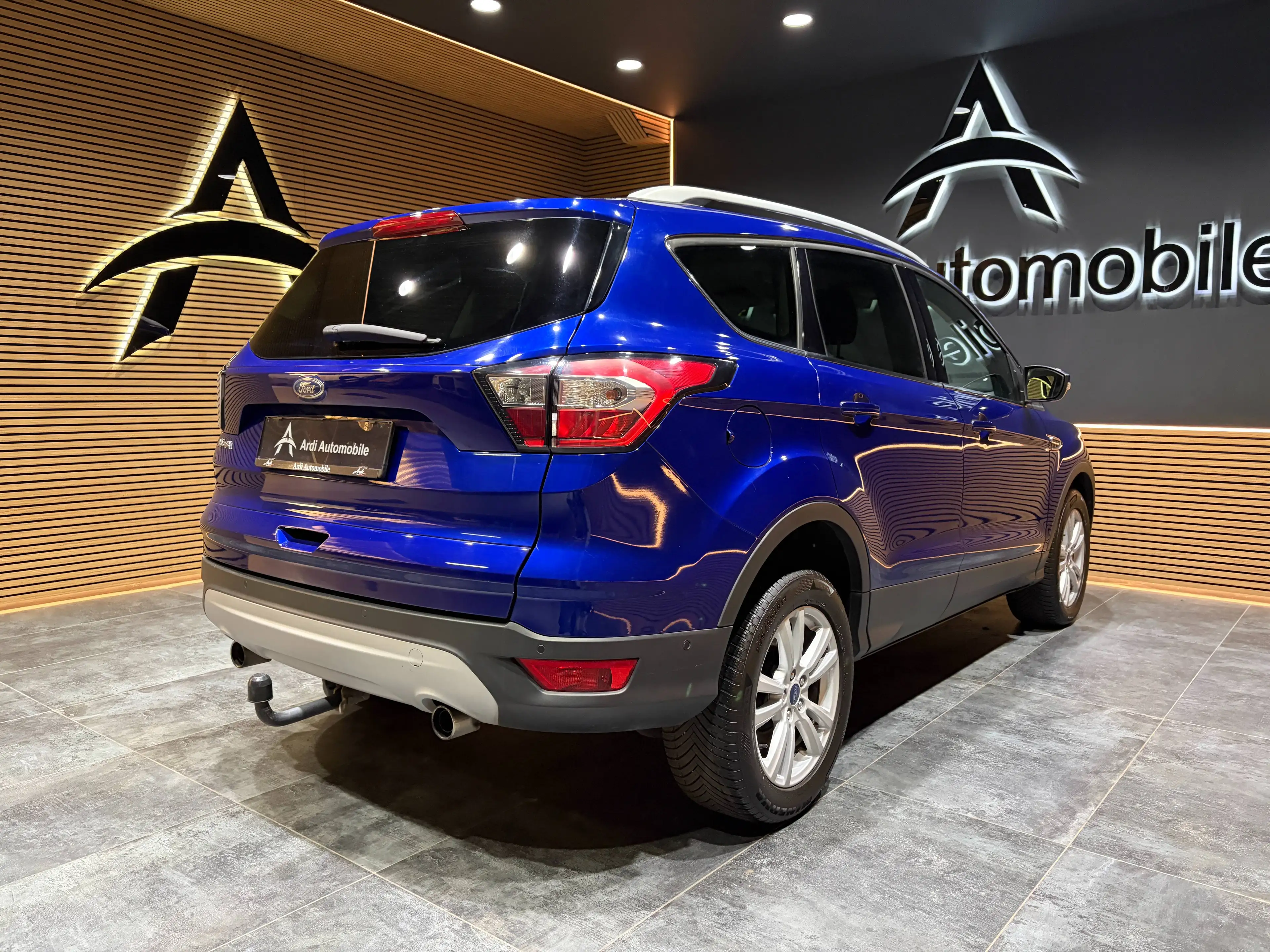 Ford Kuga 1.5 TDCi *SIEGE+VOLANT CHAUFFANT*CARPLAY*GARANTIE* — photo 4