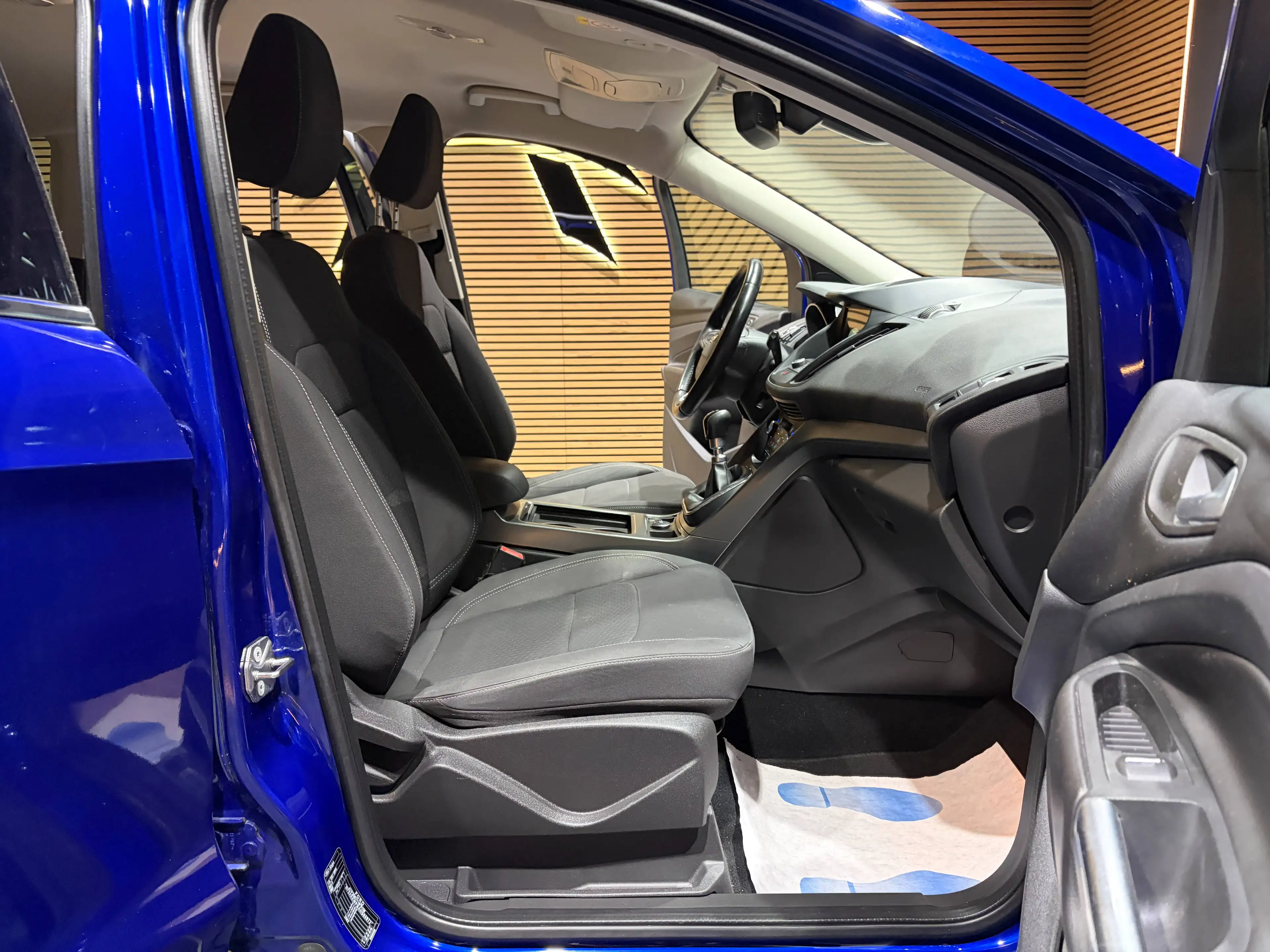 Ford Kuga 1.5 TDCi *SIEGE+VOLANT CHAUFFANT*CARPLAY*GARANTIE* — photo 14