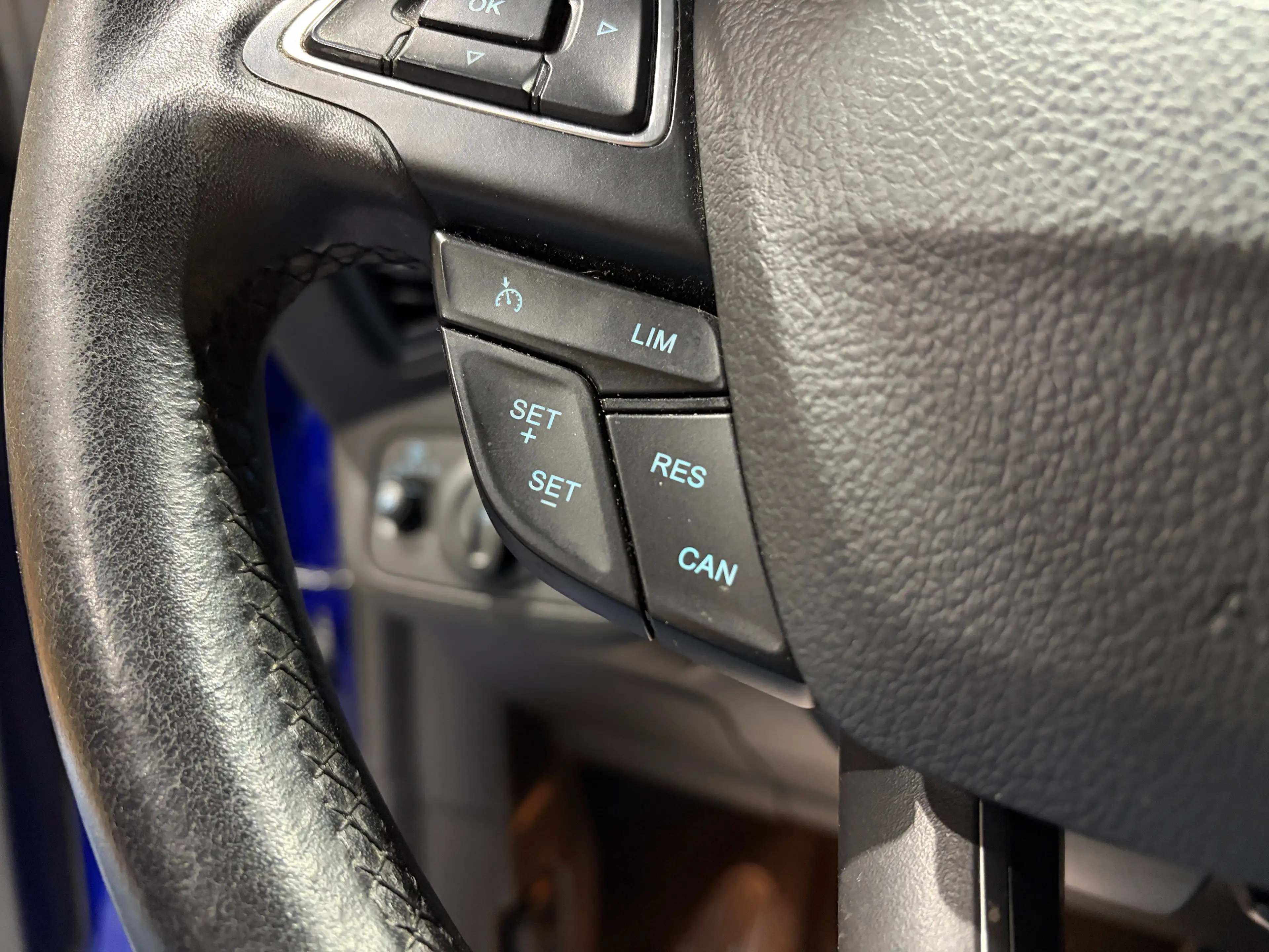 Ford Kuga 1.5 TDCi *SIEGE+VOLANT CHAUFFANT*CARPLAY*GARANTIE* — photo 9