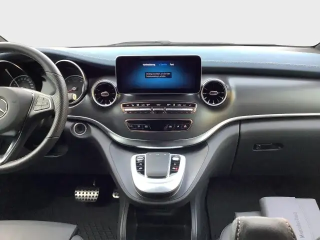 Mercedes-Benz EQV 300 EQV 300 AVANTGARDE Lang AIRMATIC EL.TÜREN 8SITZE Ansicht 5