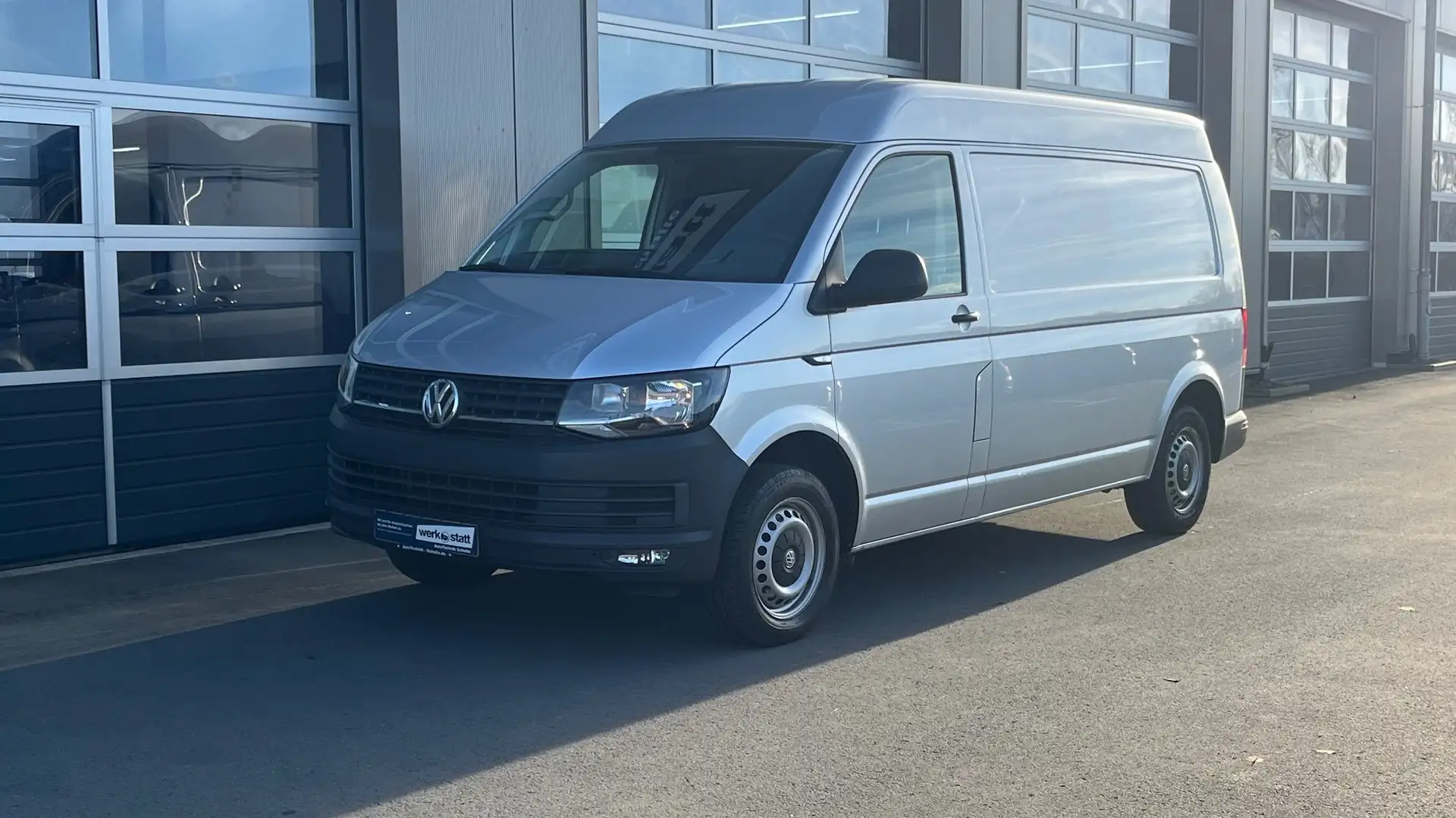 Volkswagen T6 Transporter Kasten Mittelhochdach lang Motor NEU Silber - 2