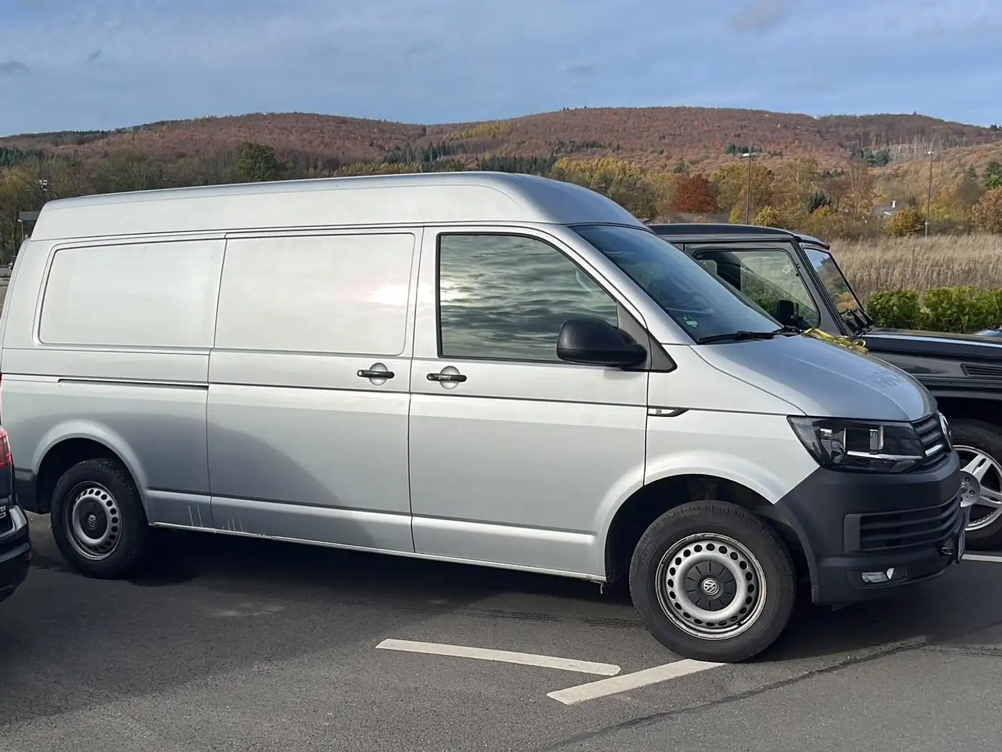 Volkswagen T6 Transporter Kasten Mittelhochdach lang Motor NEU Silber - 1