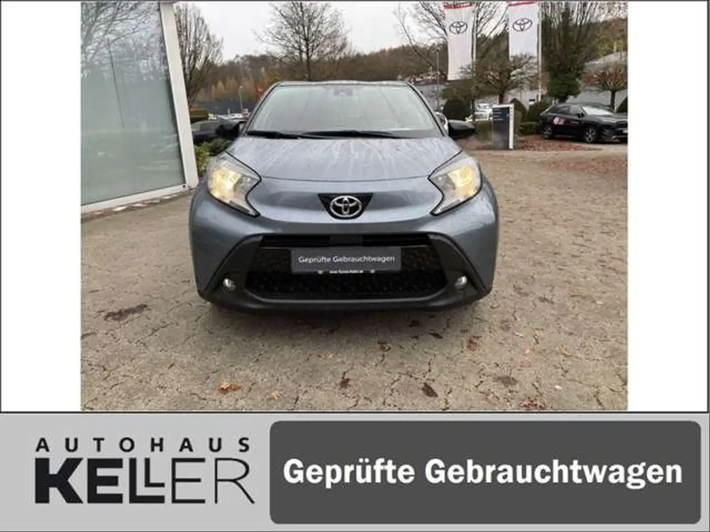 Toyota Aygo X Teamplayer Gris - 2