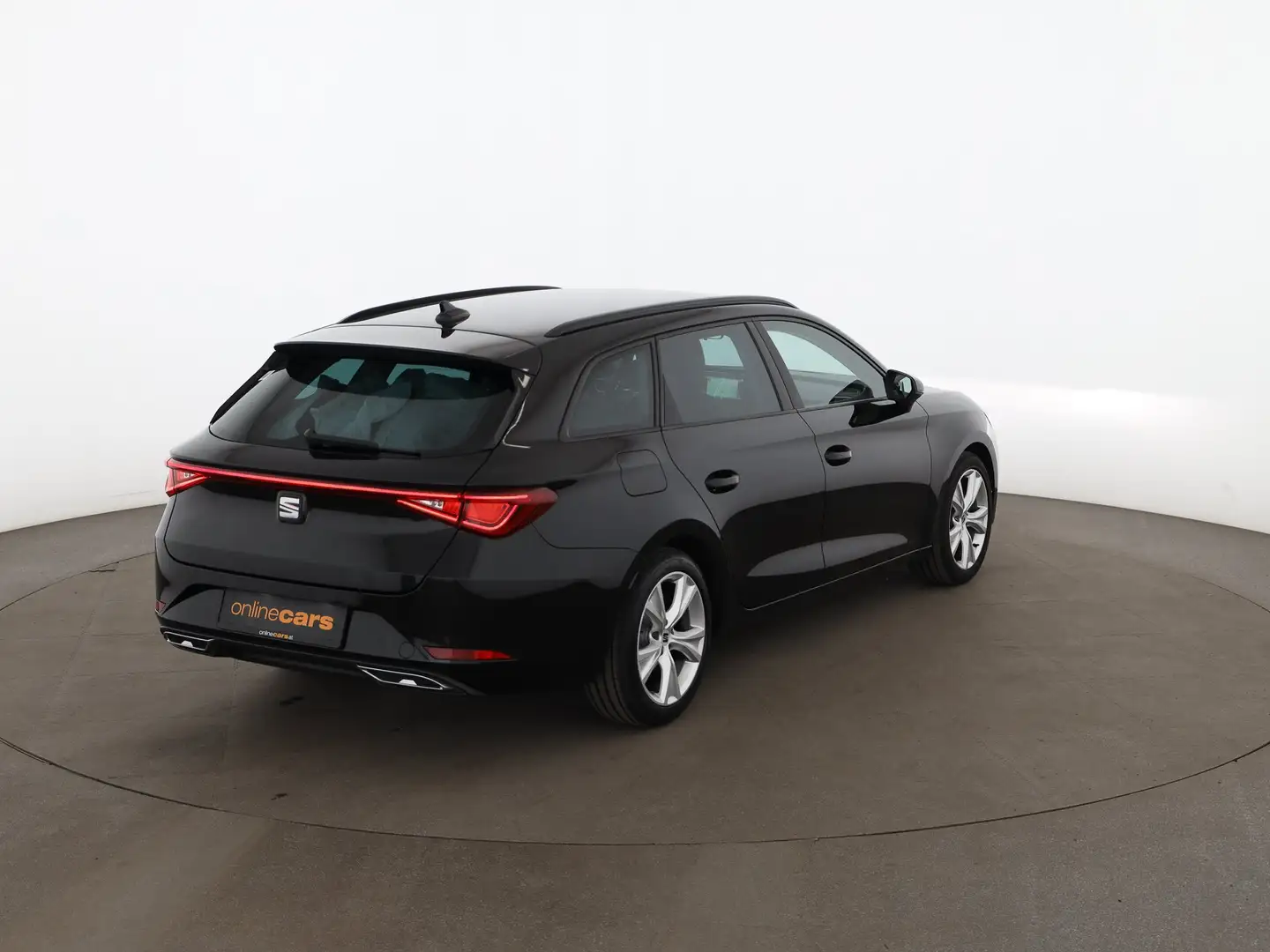 SEAT Leon ST 1.5 eTSI FR Aut LED RADAR NAVI ASSIST PDC Schwarz - 2