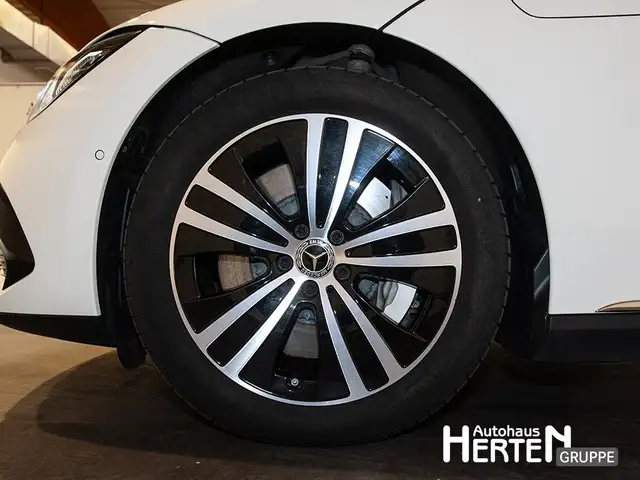 Mercedes-Benz Eqe view 5