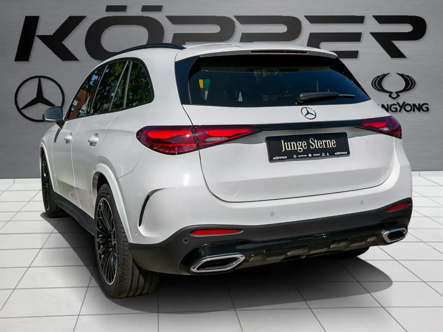 Mercedes-Benz GLC 220 d AMG 4M AHK Digi Light Pano Distronic Biały - 2