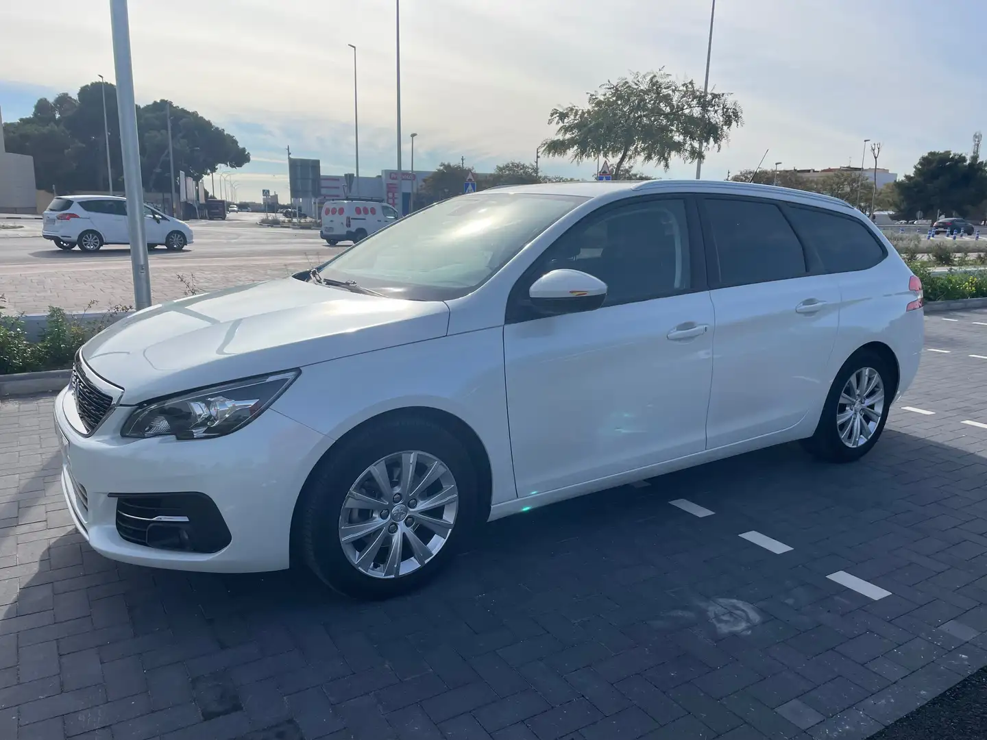Peugeot 308 308 Sw 1.5 Style Diesel Blanco - 2