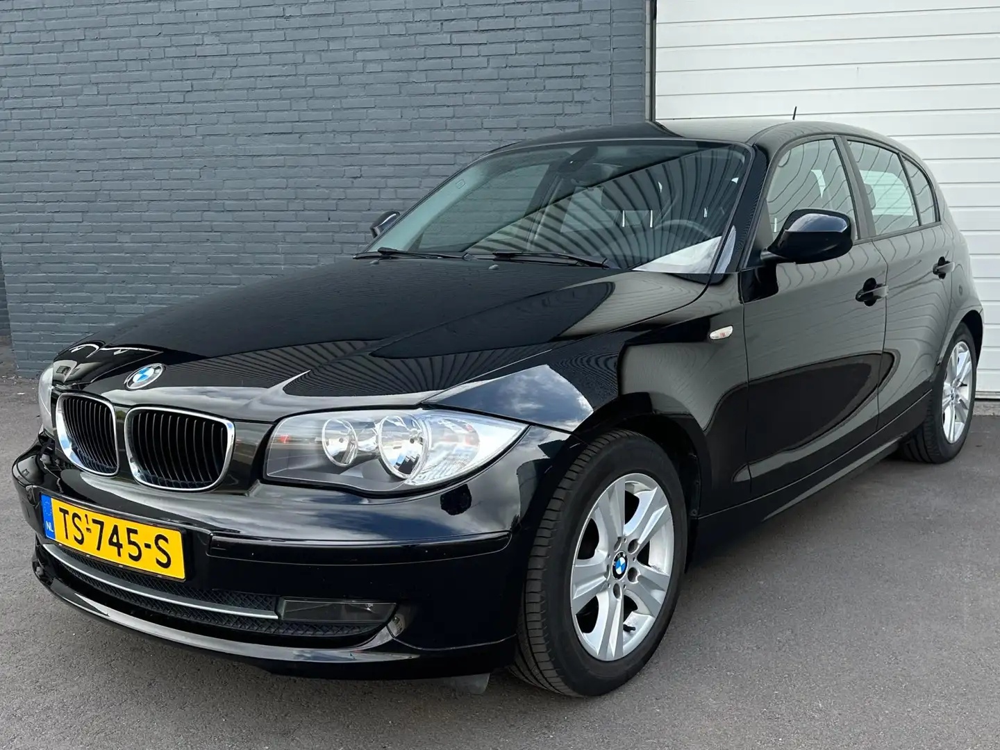 BMW 116 1-serie 116i Business Line Ultimate Edition AUTOMA Чорний - 2