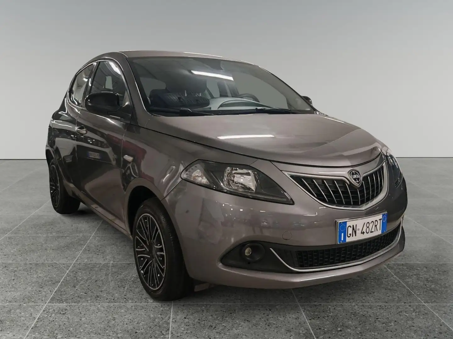 Lancia Ypsilon Ypsilon 1.0 FireFly 5 porte S&S Hybrid Gold Grau - 1