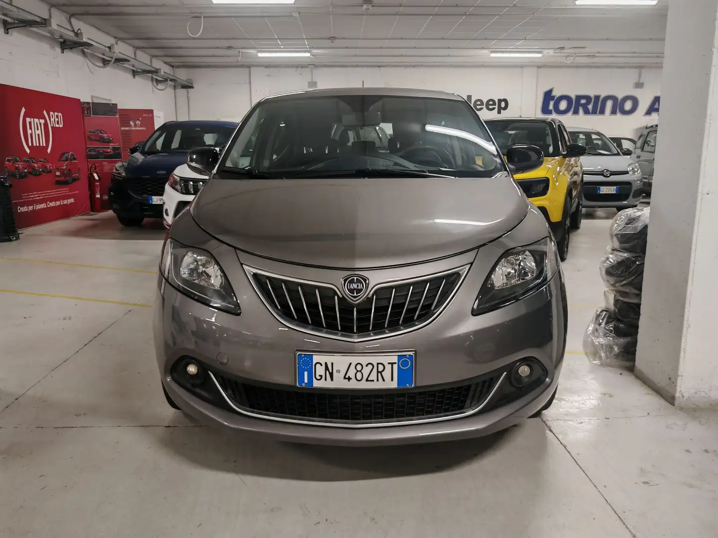 Lancia Ypsilon Ypsilon 1.0 FireFly 5 porte S&S Hybrid Gold Grau - 2