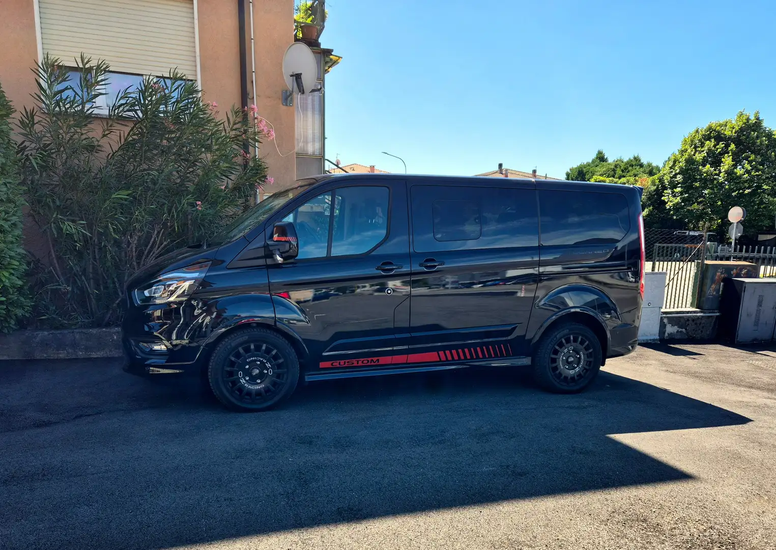 Ford Tourneo Custom Ford Tourneo Custom Sport 320 2021 185 cv Full Nero - 2