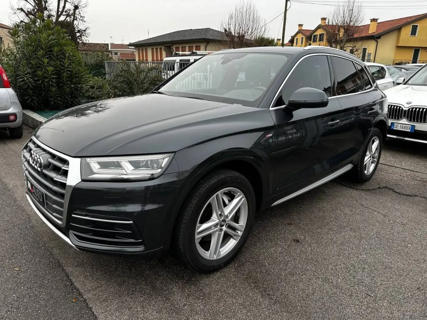 Audi Q5 2.0 TDI 190 CV quattro S tronic Sport Grau - 1