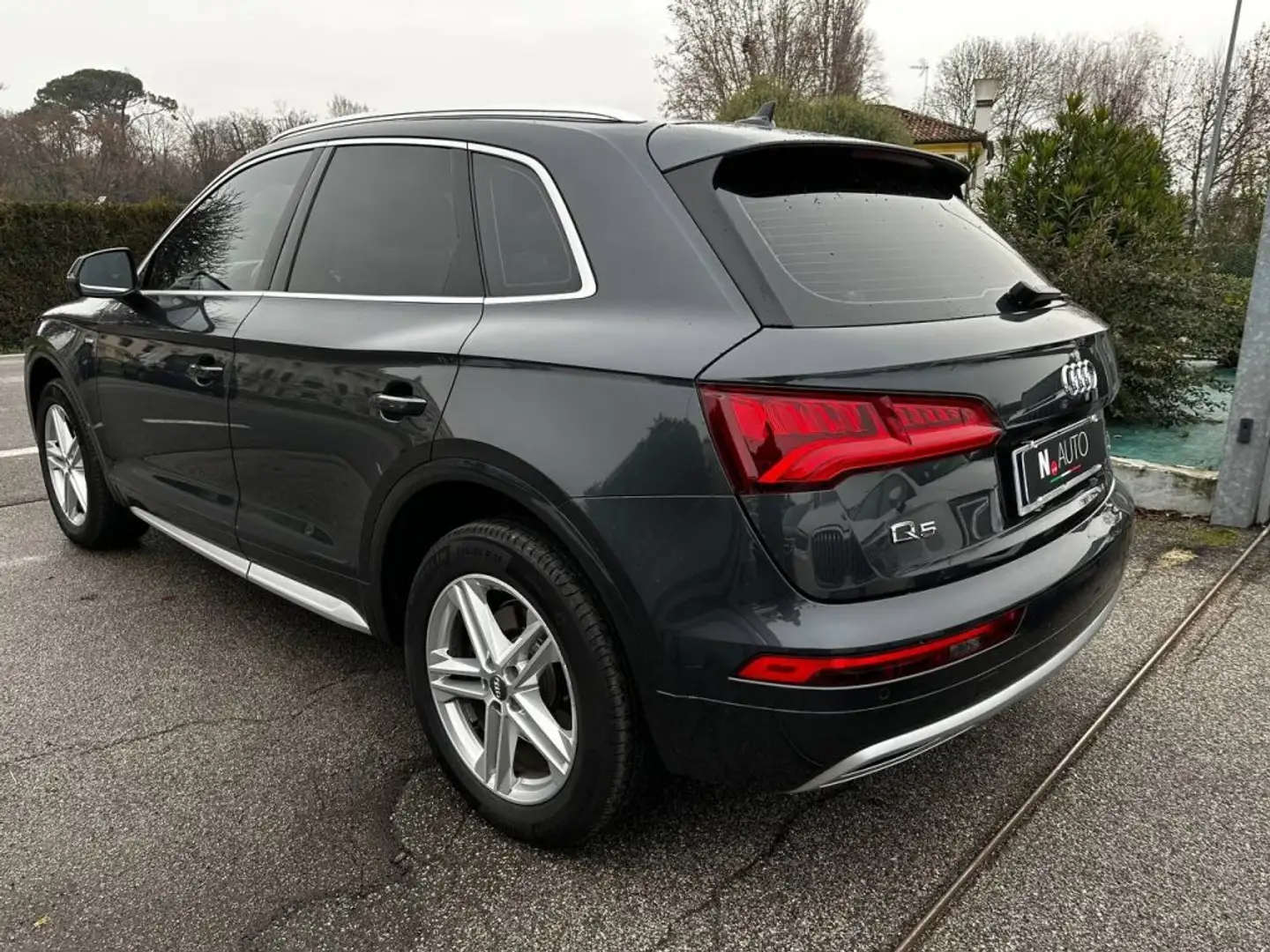 Audi Q5 2.0 TDI 190 CV quattro S tronic Sport Grau - 2