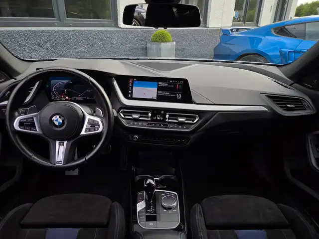 BMW 2 Series view 15