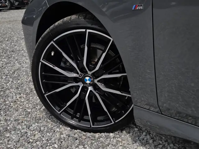 BMW 2 Series view 6