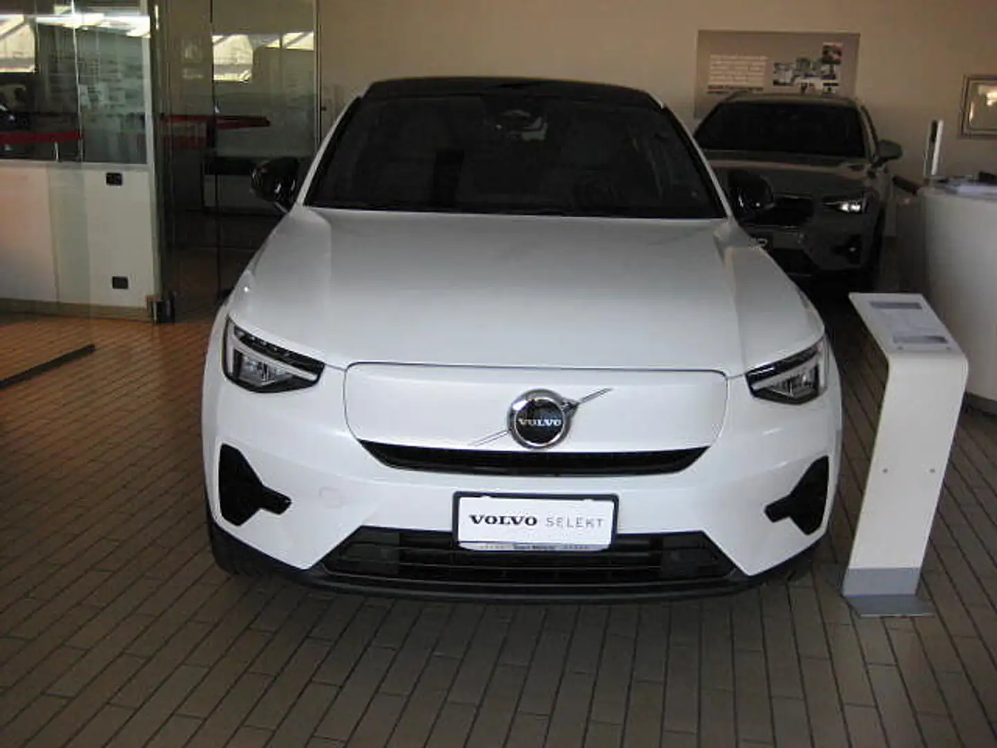 Volvo C40 Recharge Plus, Single Motor Extended Range, Elettr Bianco - 1