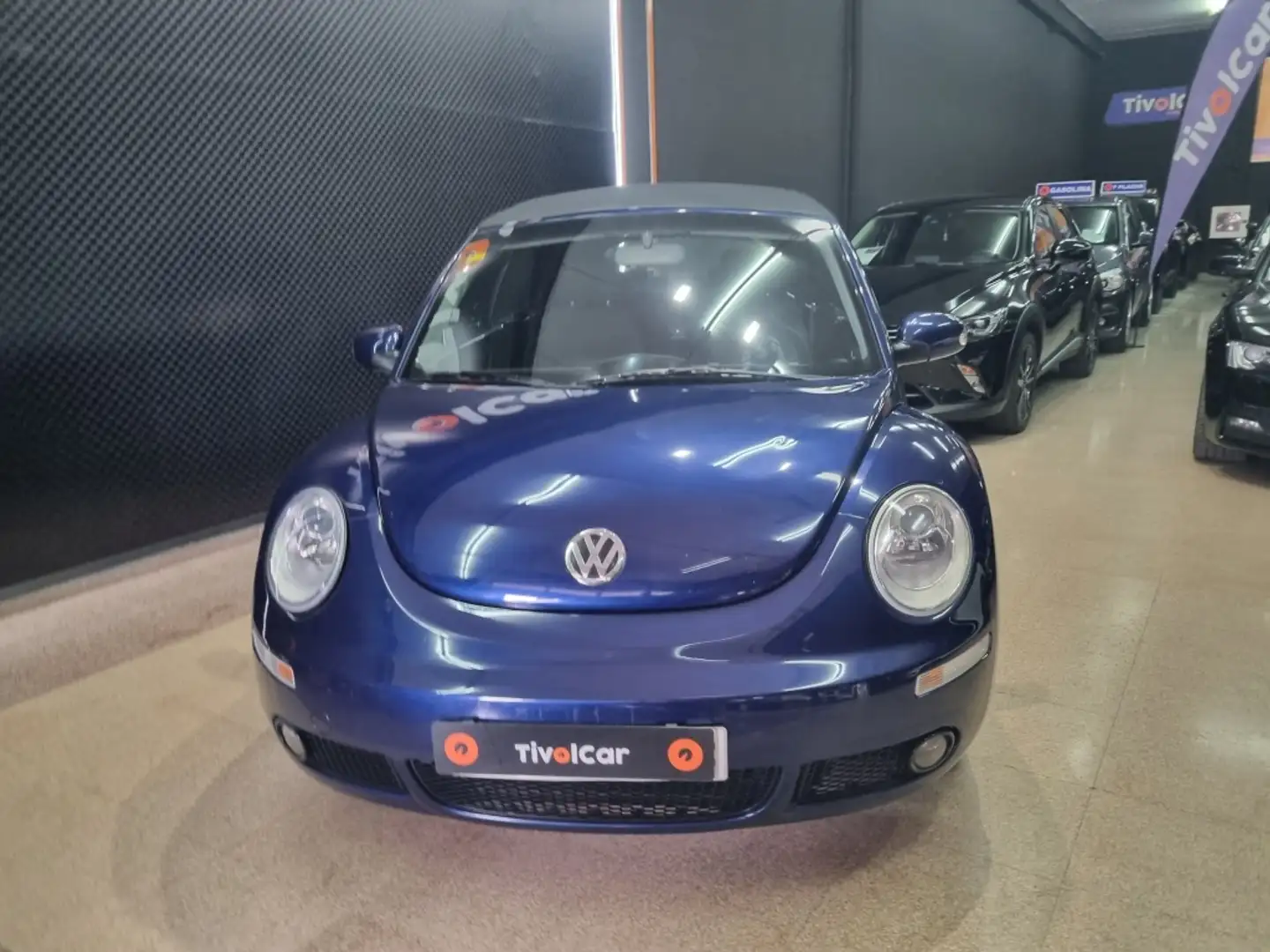 Volkswagen Beetle Cabrio 1.9TDI Red Edition Albastru - 2