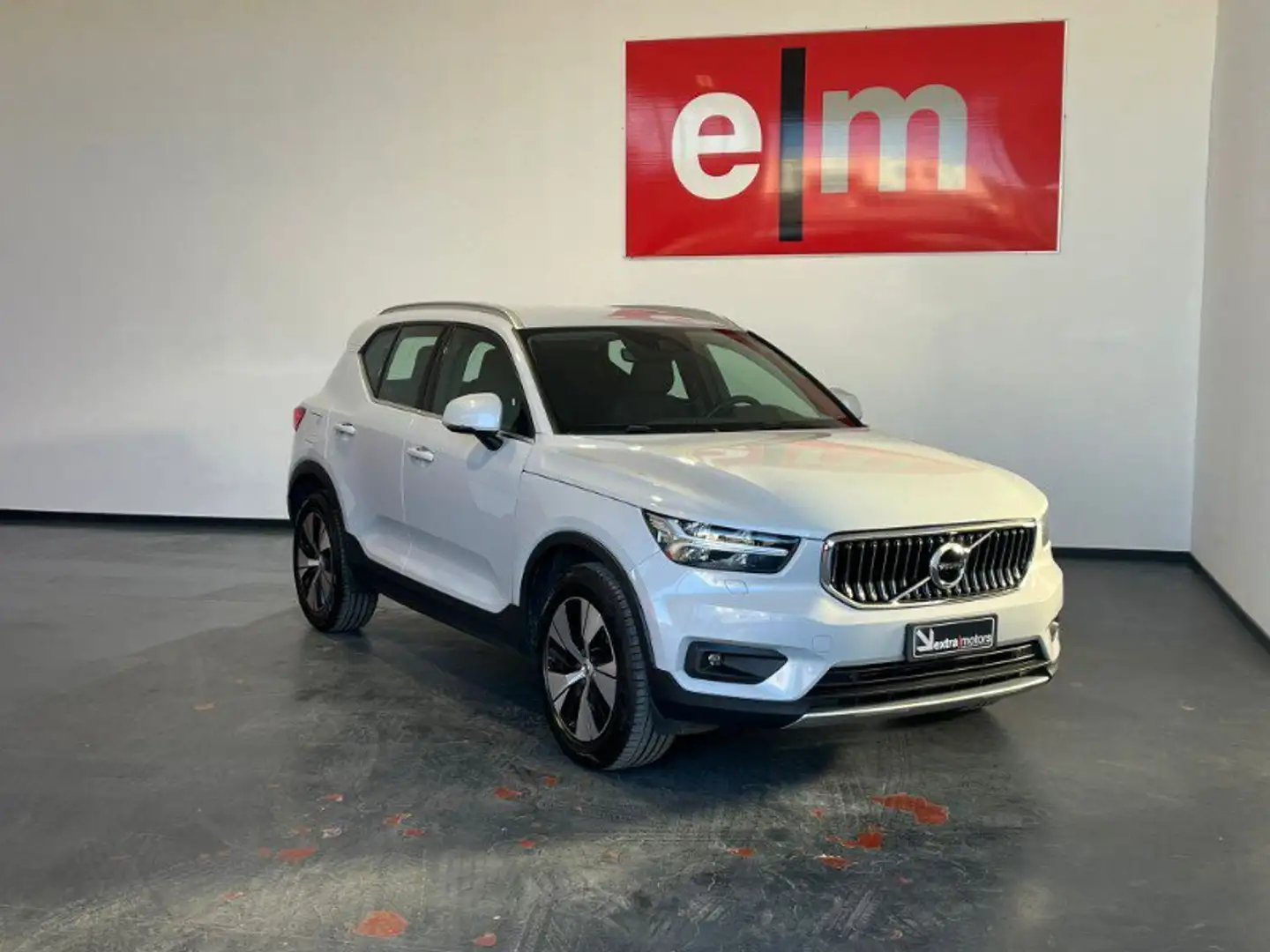 Volvo XC40 T5 RECHARGE PLUG-IN HYBRID INSCRIPTION EXPR. Grijs - 2