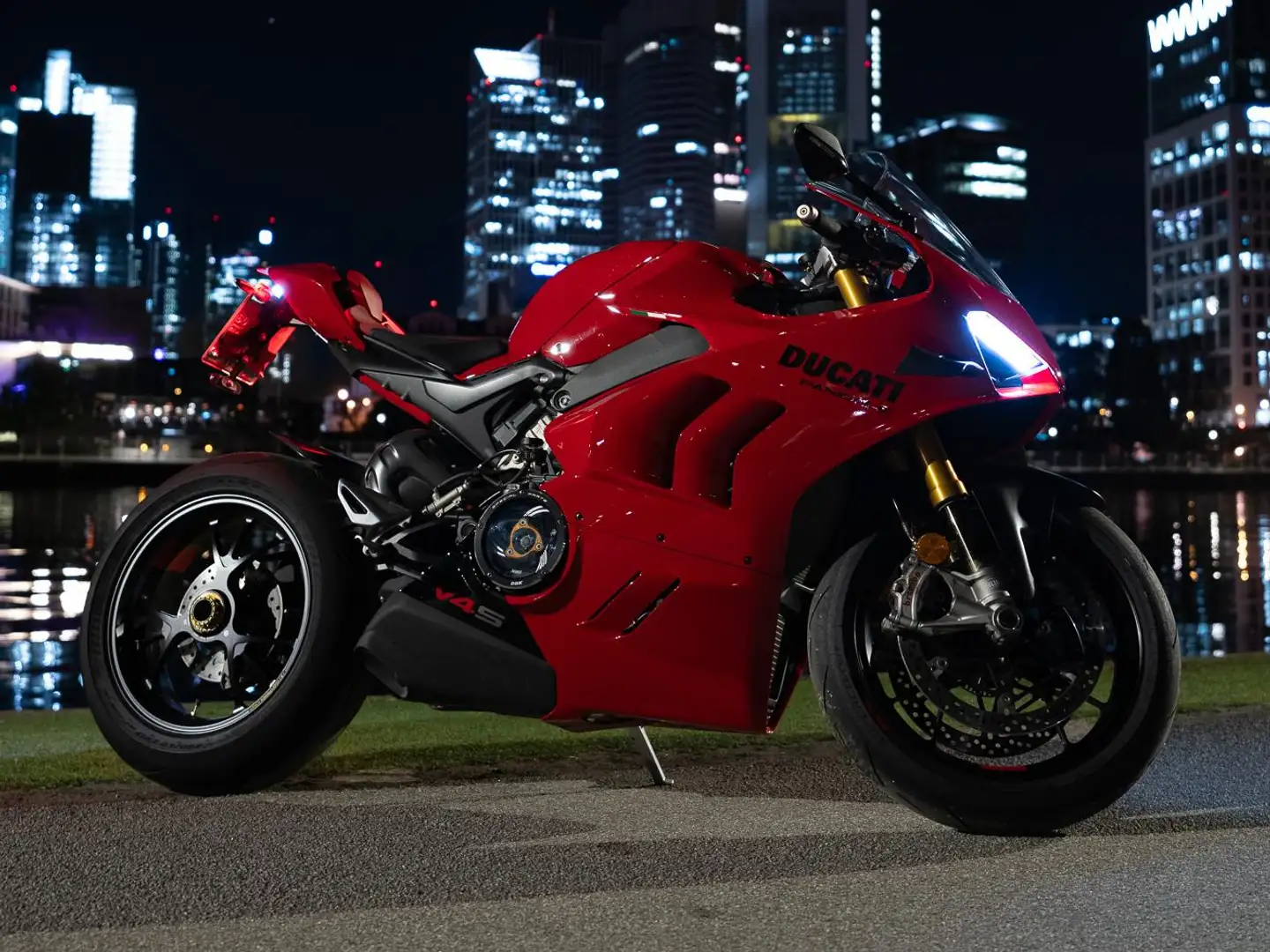 Ducati Panigale V4 S Rojo - 1