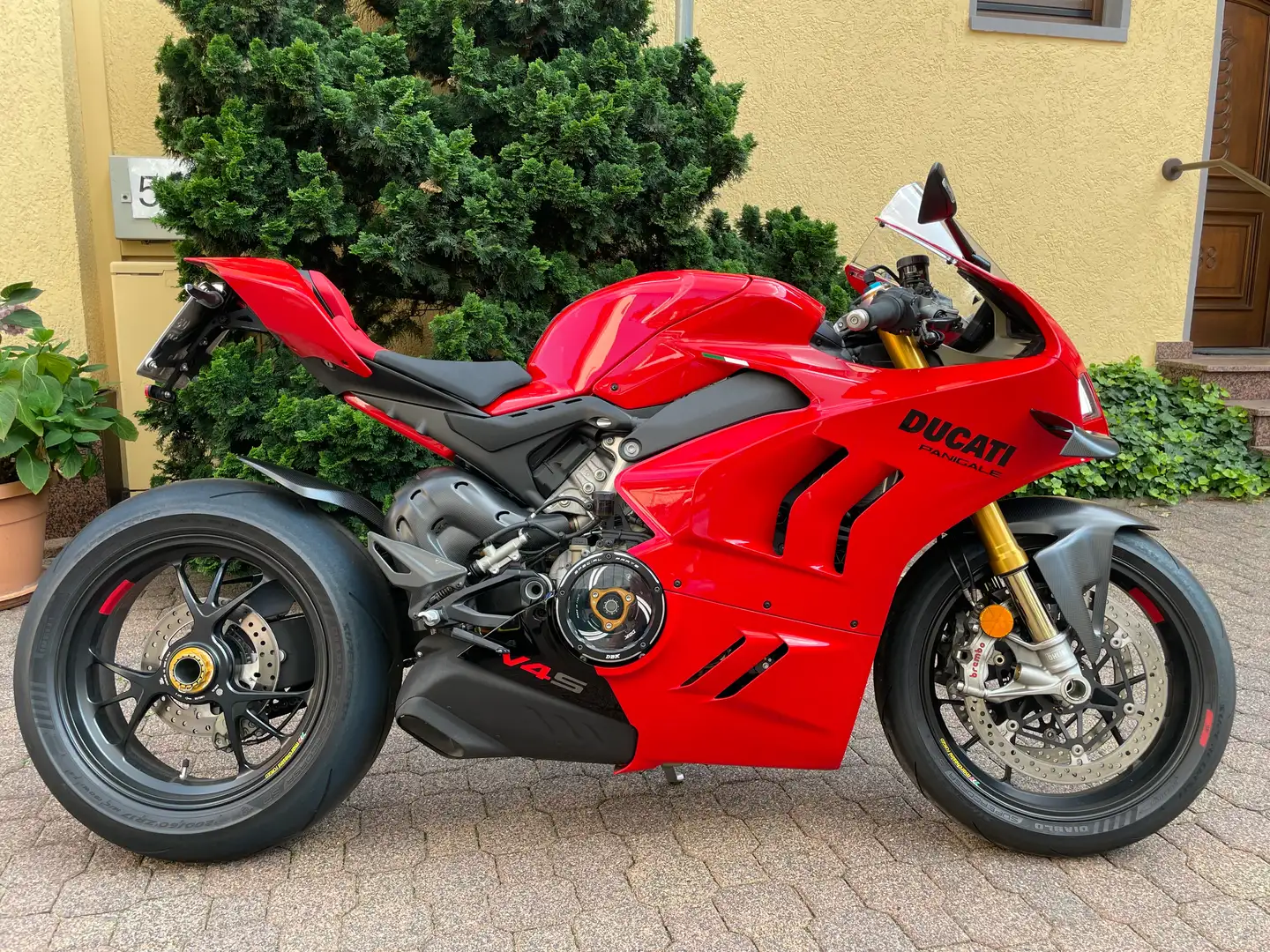 Ducati Panigale V4 S Rojo - 2