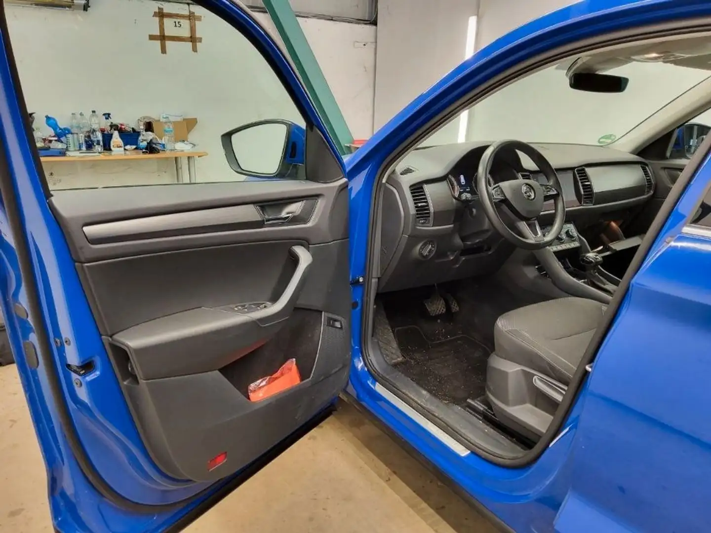 Skoda Kodiaq Ambition 2.0 TDI DSG AHK 360° StdHz 7Sitz Bleu - 2