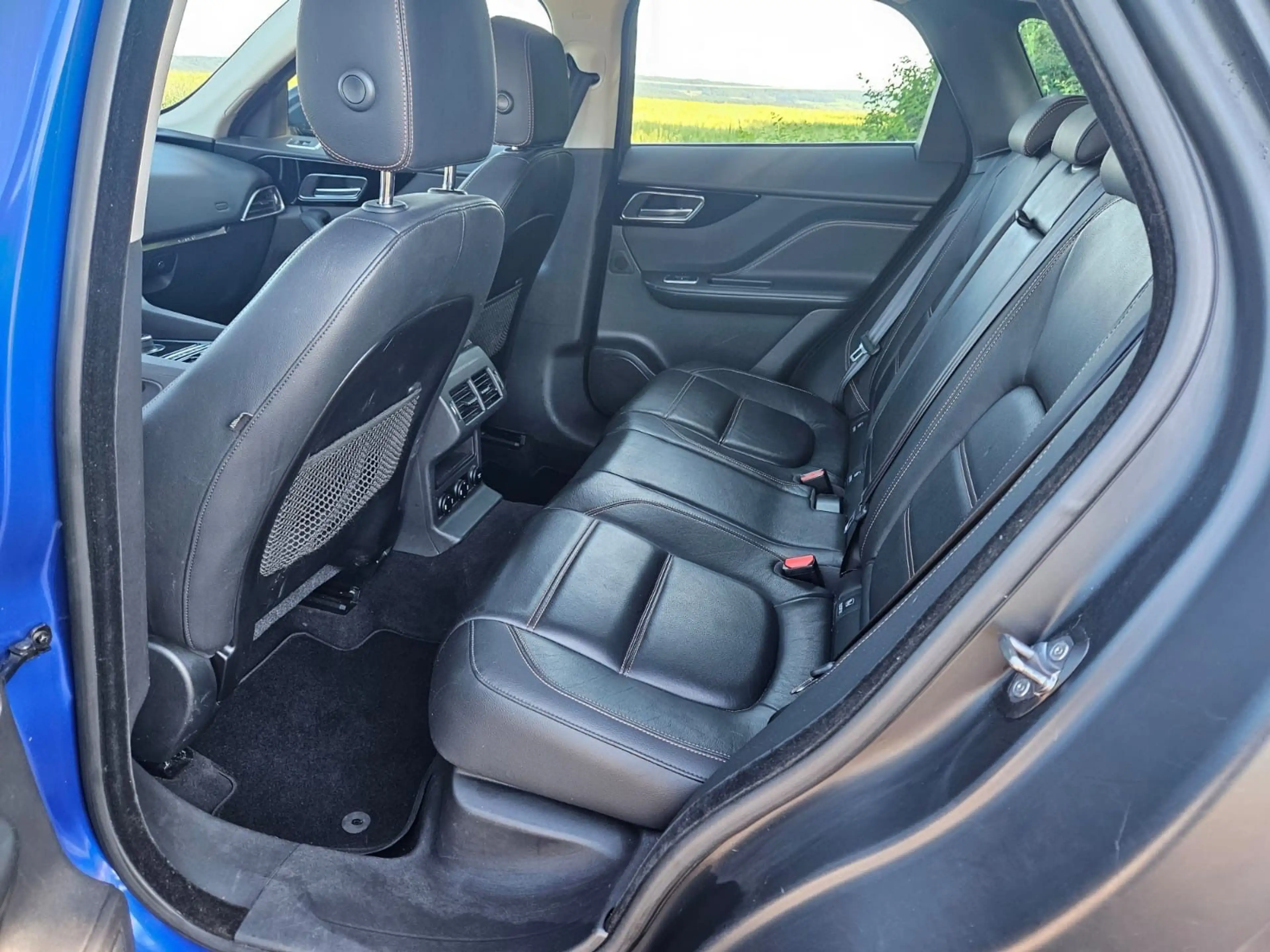 Jaguar F-Pace F-PACE Prestige AWD — photo 7
