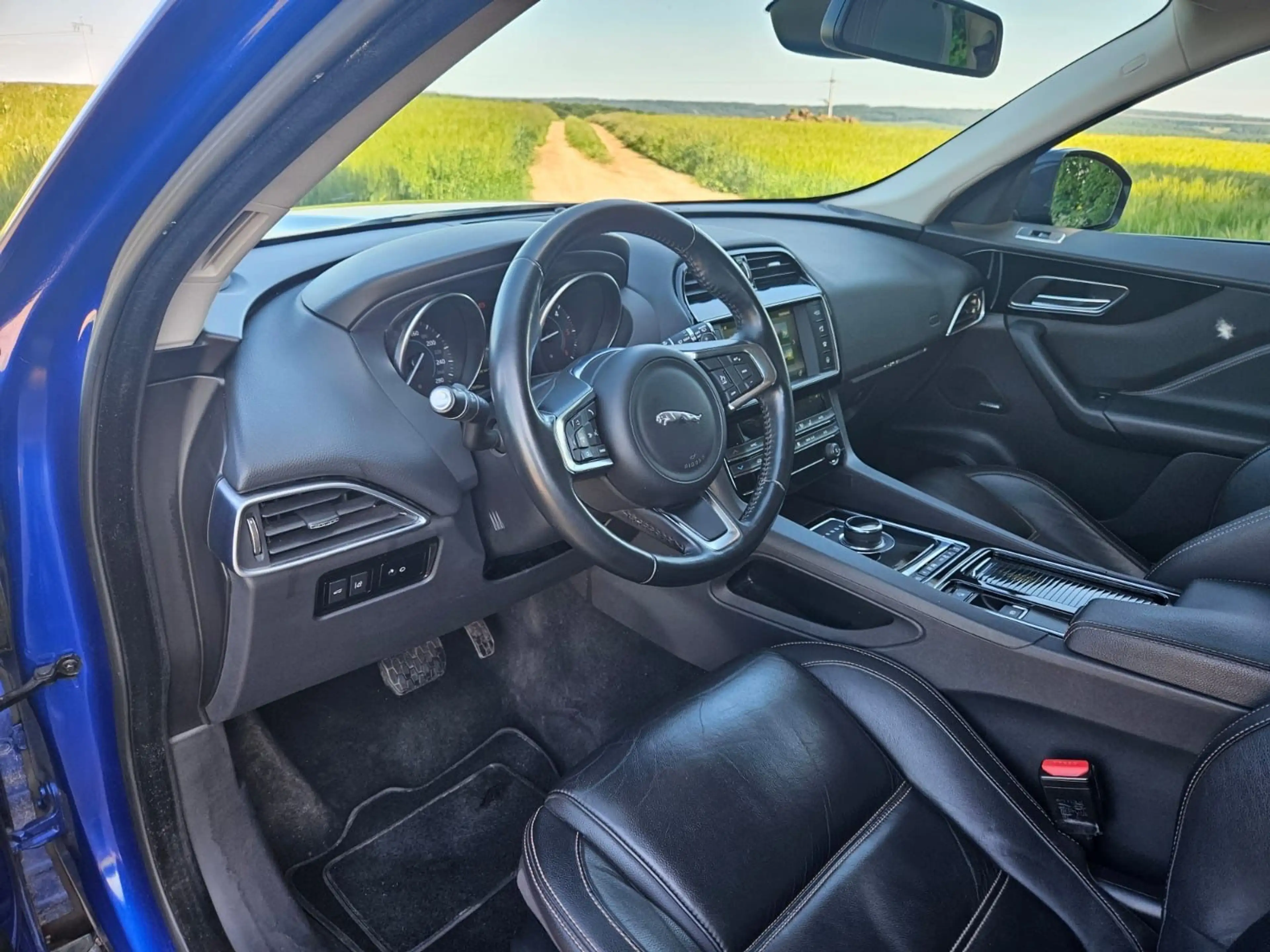 Jaguar F-Pace F-PACE Prestige AWD — photo 6