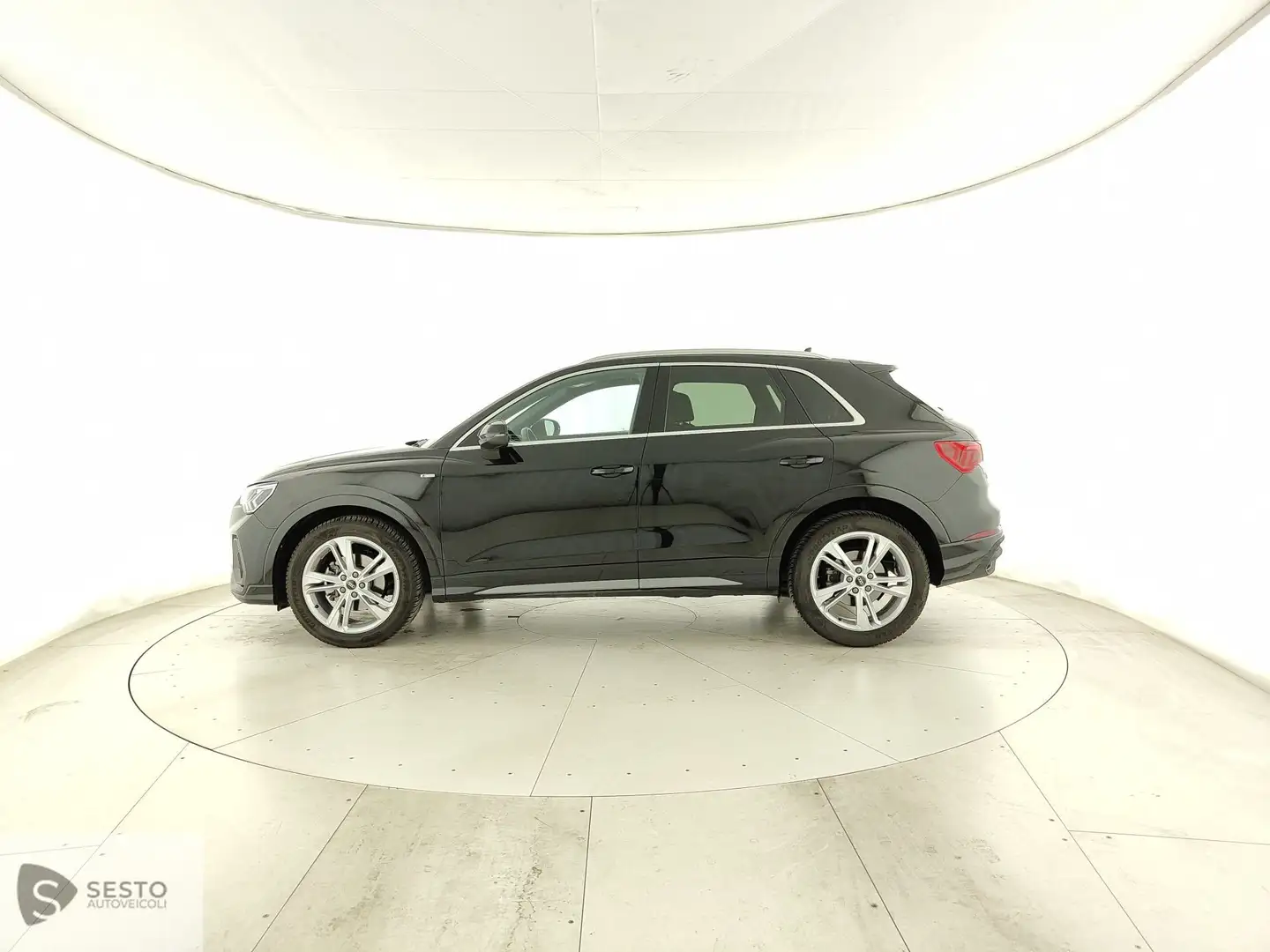 Audi Q3 II 2018 35 2.0 tdi S Line Edition s-tronic Nero - 2