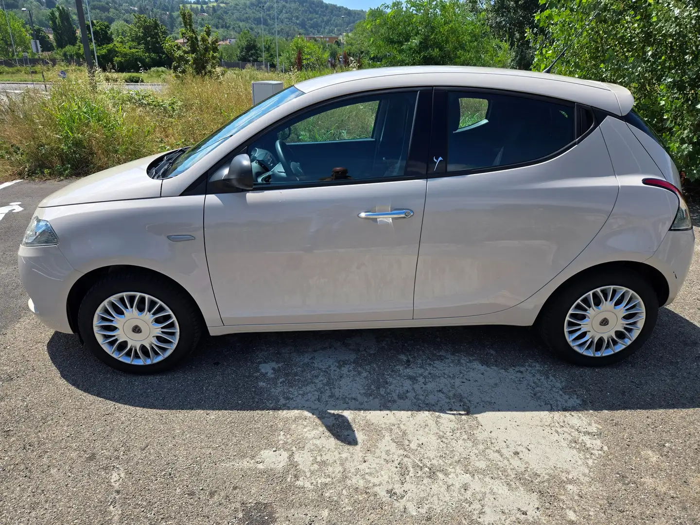 Lancia Ypsilon Ypsilon III 2015 1.2 Silver 69cv Beige - 2