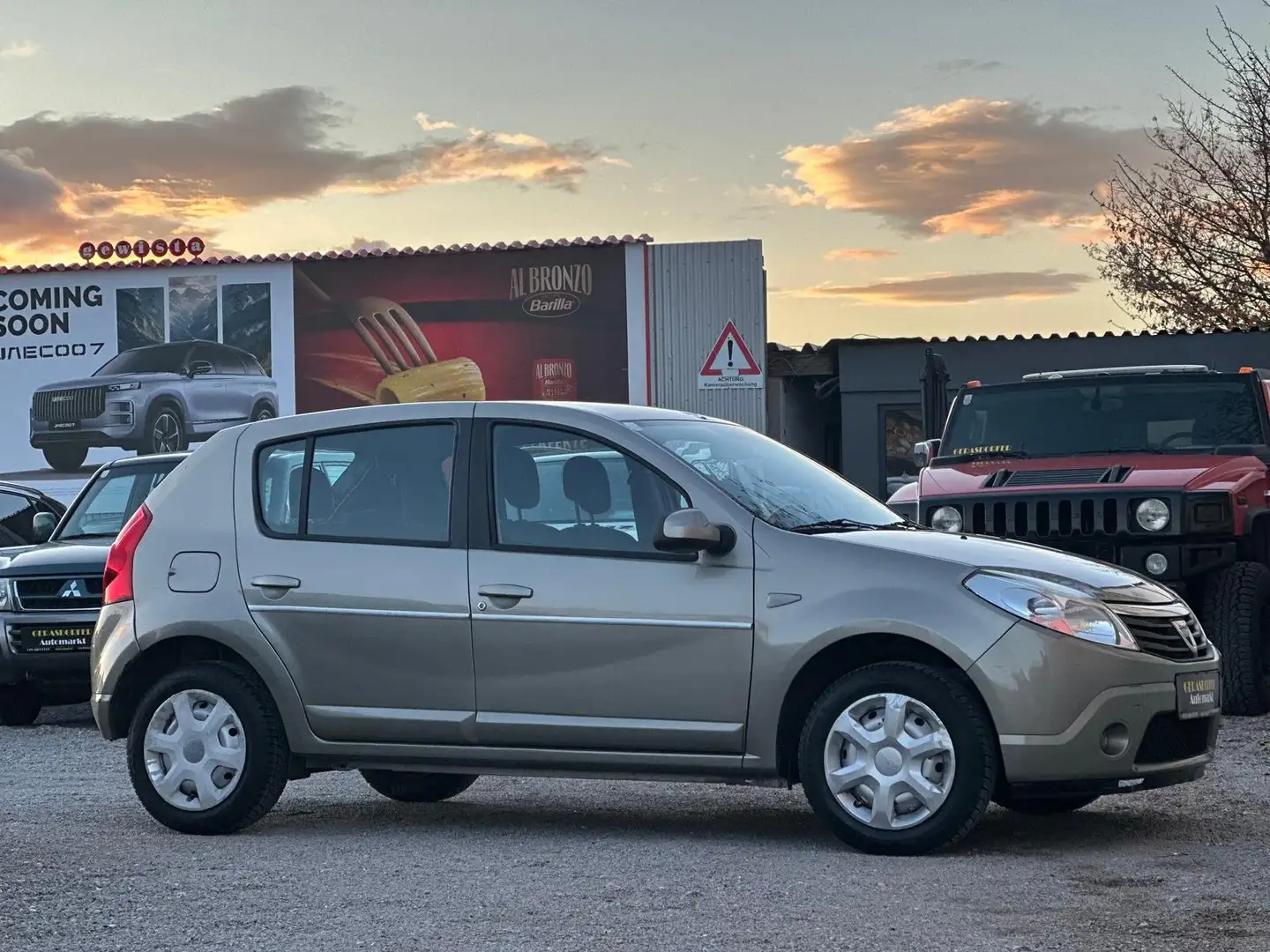 Dacia Sandero 1.2 Laureate **Neues Pickerl*Klima*Finanzierung** Grau - 1