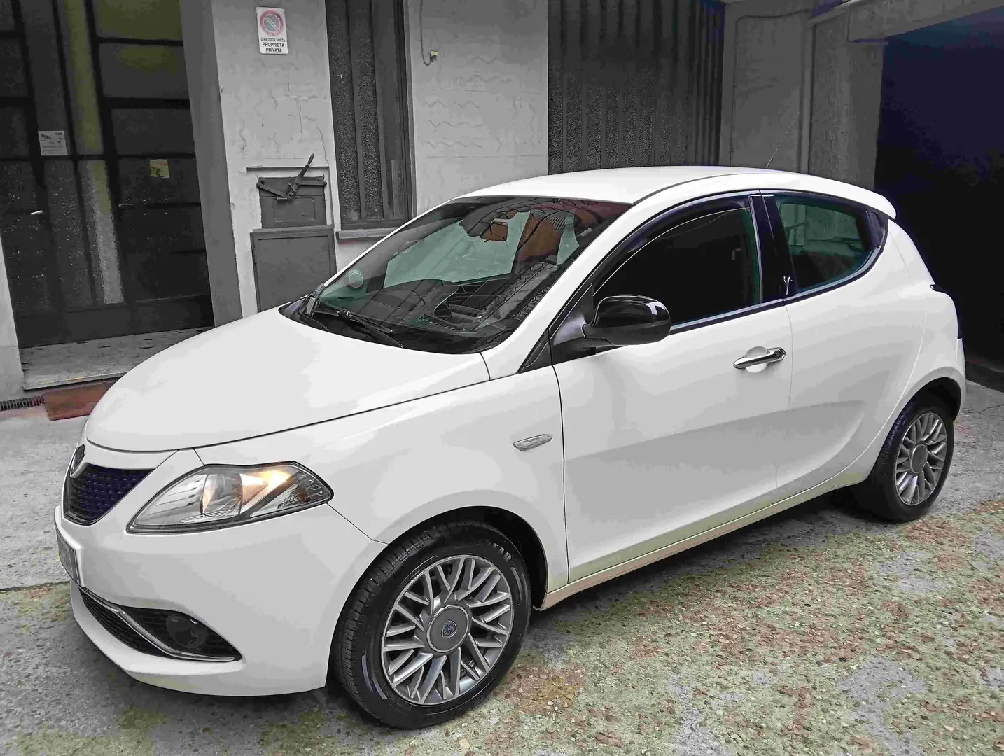 Lancia Ypsilon Ypsilon AUT. GOLD Blanc - 1