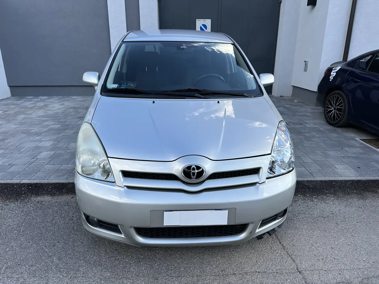 Toyota Corolla Verso 2.2 diesel D4D - 1