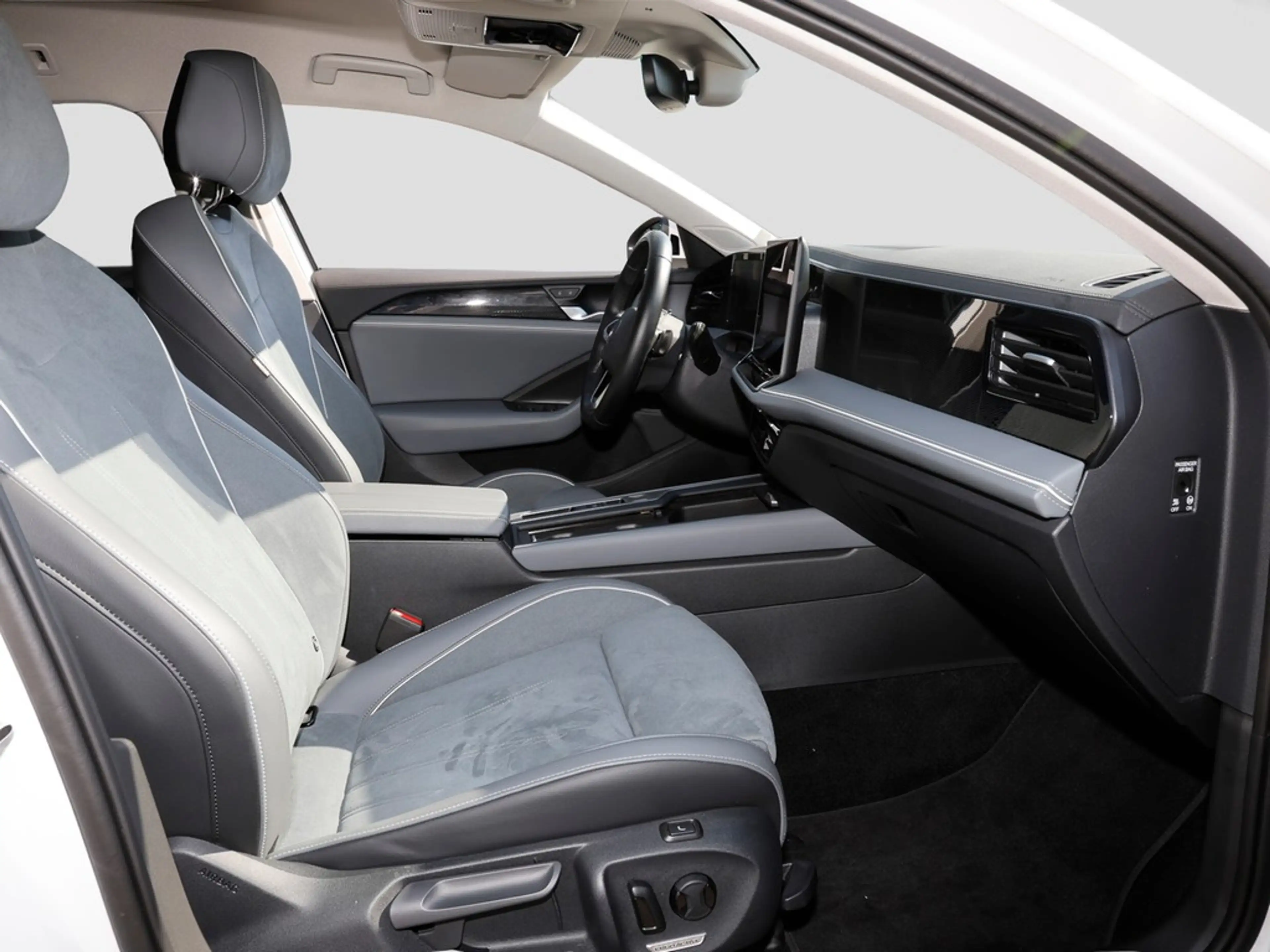 Volkswagen Passat Variant 1.5 eTSI DSG Business Navi/RFK — photo 8