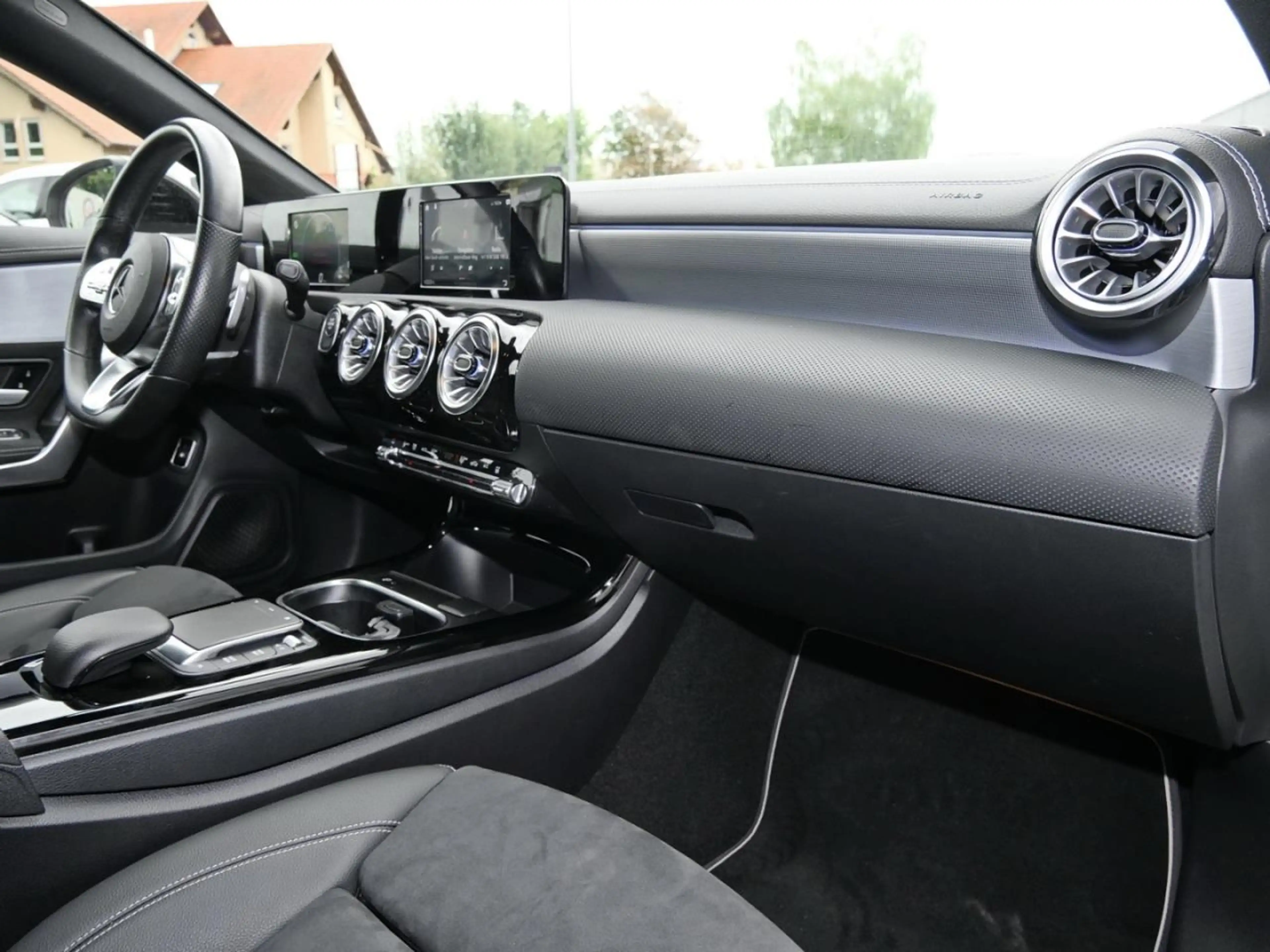 Mercedes-Benz CLA 250 e SB AMG Night Edition2020 MBUXNavi+ — photo 15