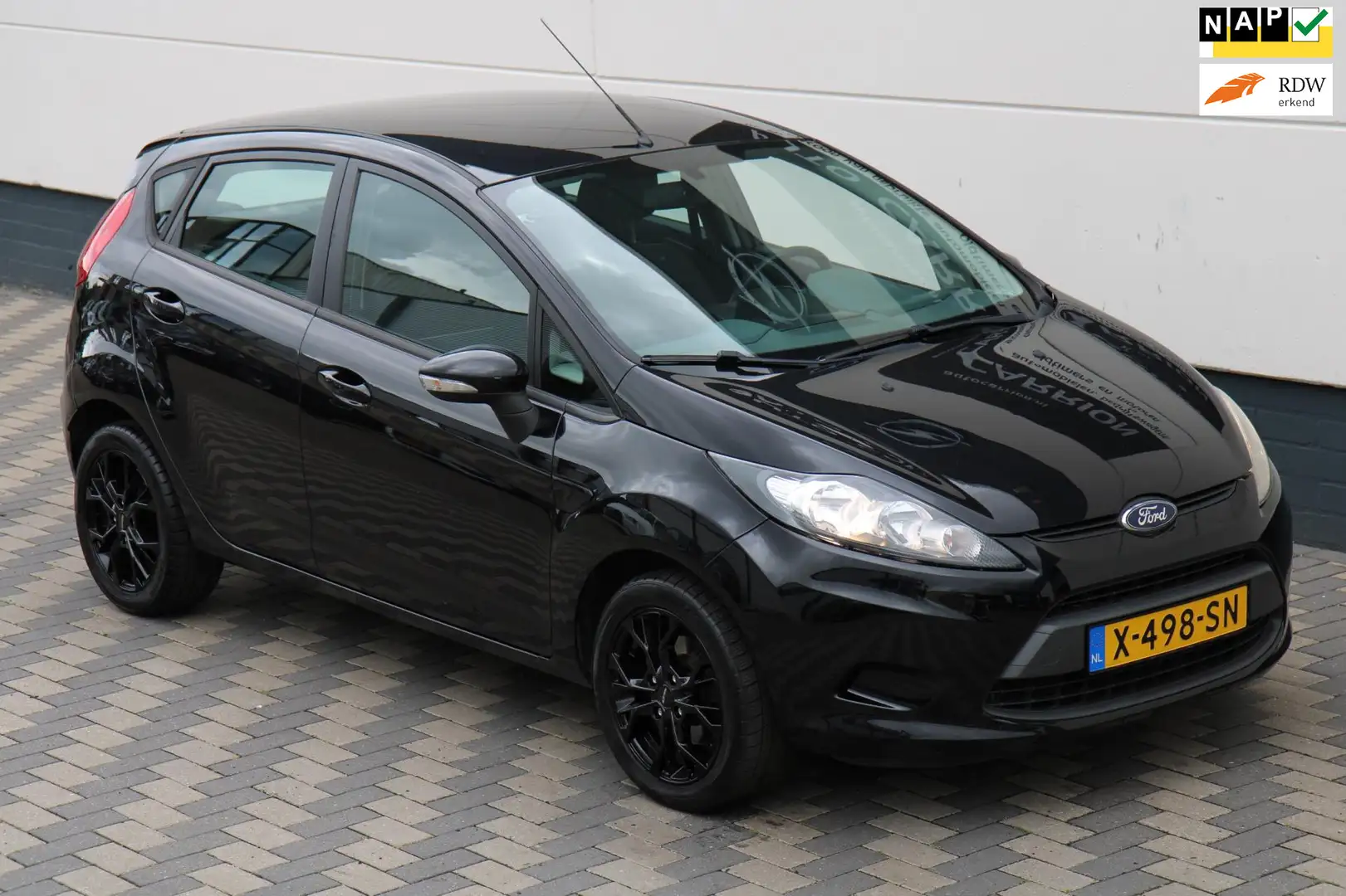 Ford Fiesta 1.25 Airco Camera CarPlay LMV incl. beurt & APK Zwart - 1