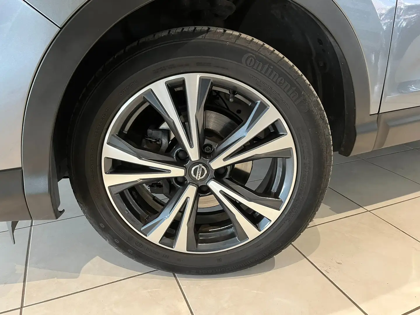 Nissan Qashqai 1.3DIG-T 140cv N-Connecta Gris Camera360/Navi/Clim Gris - 2