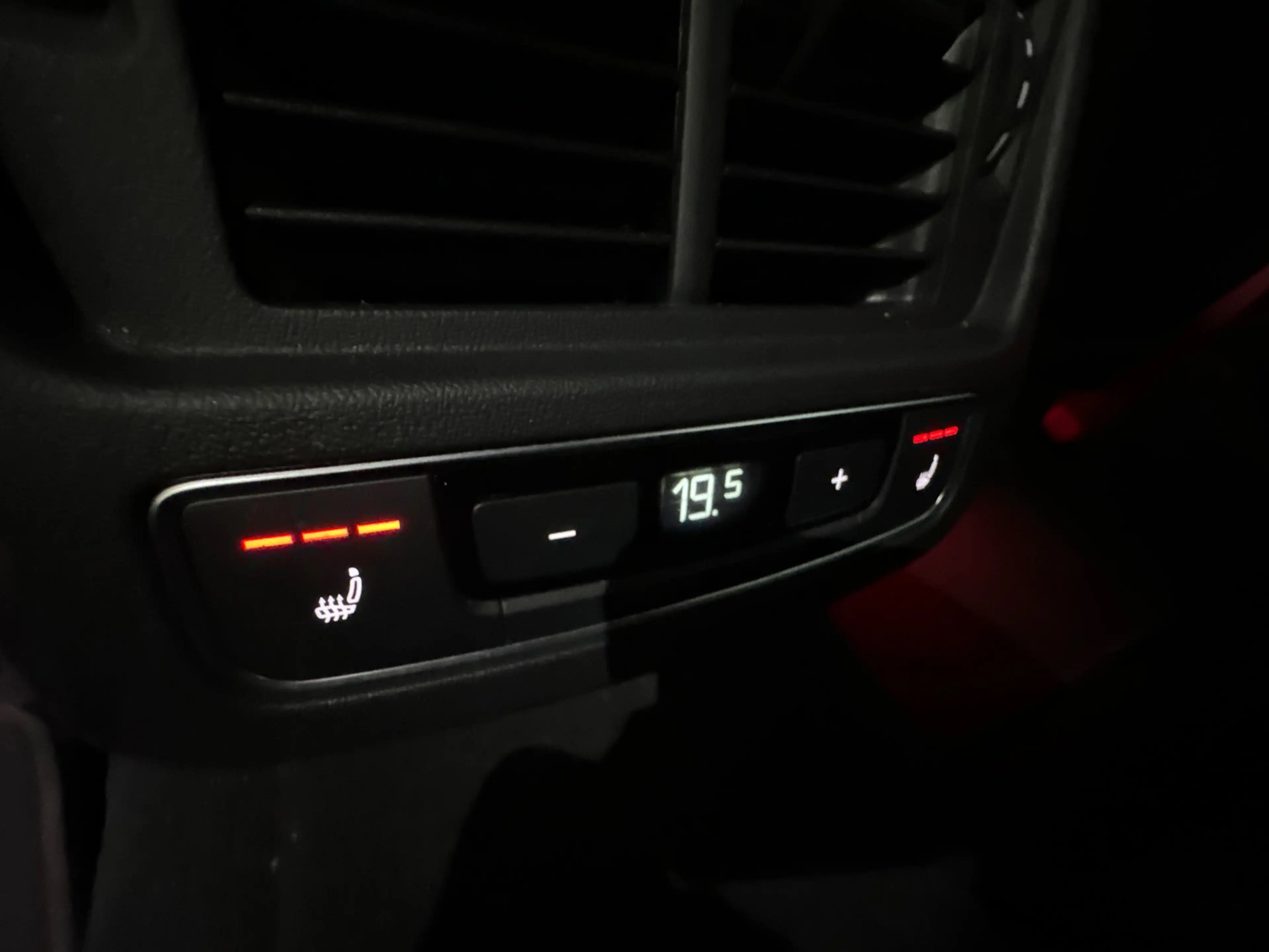 Audi RS e-tron GT 93 kWh Carbon|360|Massage|HuD|Nachtzicht — photo 45