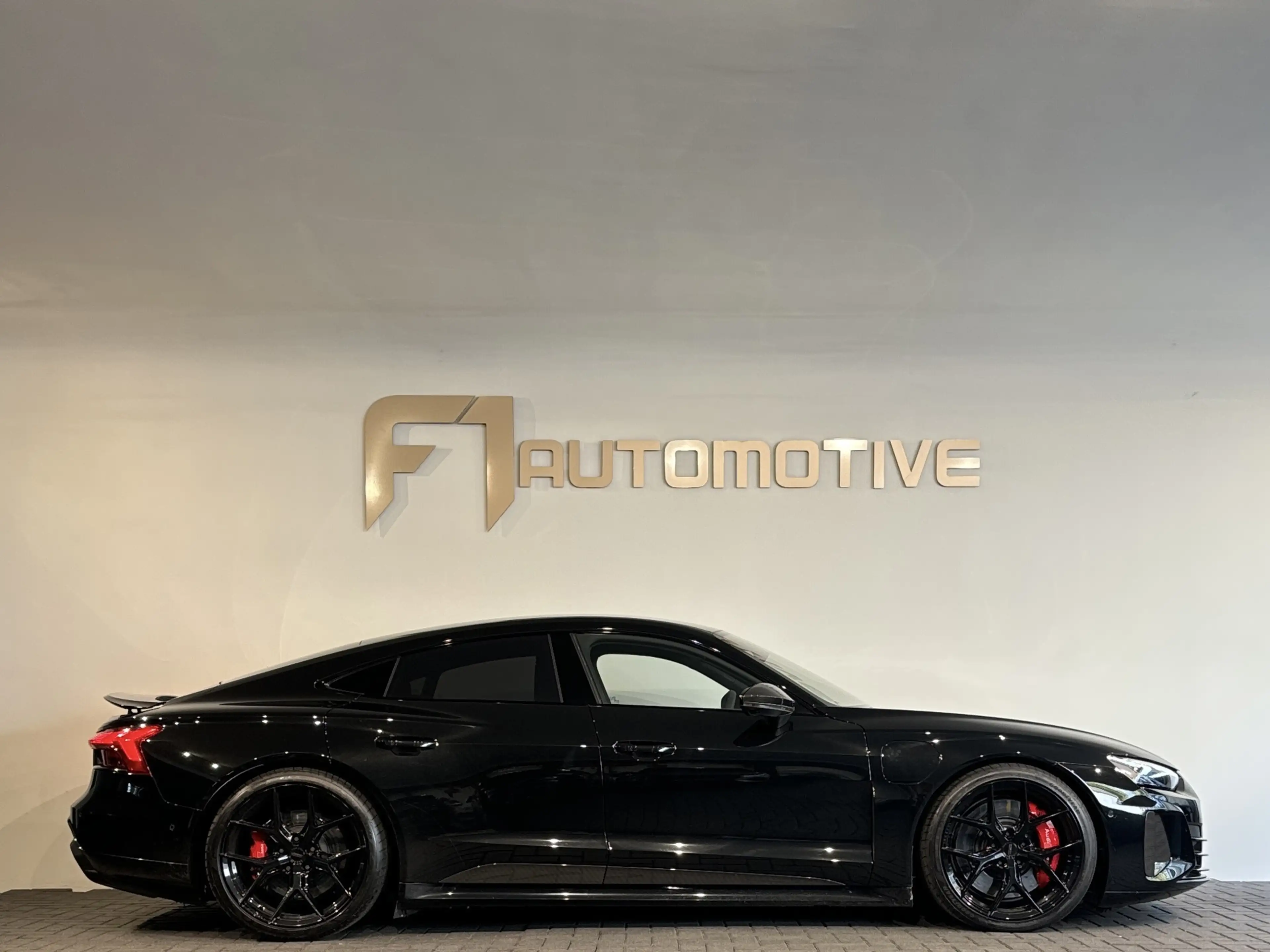 Audi RS e-tron GT 93 kWh Carbon|360|Massage|HuD|Nachtzicht — photo 8