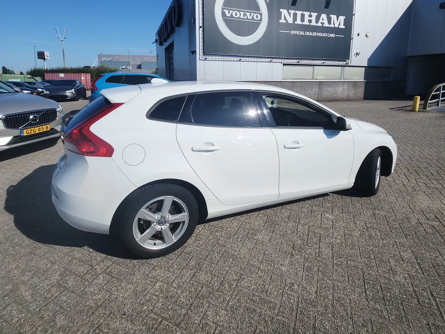 Volvo V40 V40 2.0 T2 Momentum Wit - 2