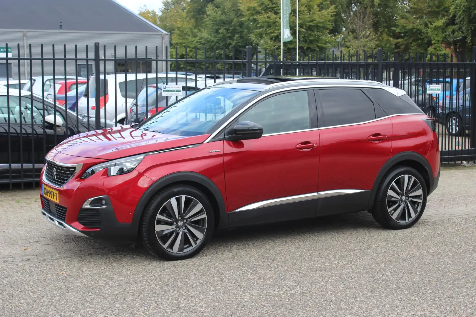 Peugeot 3008 1.2 PureTech GT Line, Leer, Schuifdak! Rood - 1