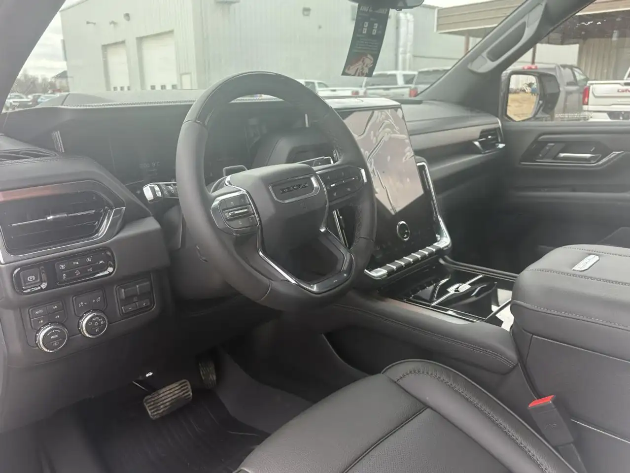 GMC Yukon снимка GMC Yukon